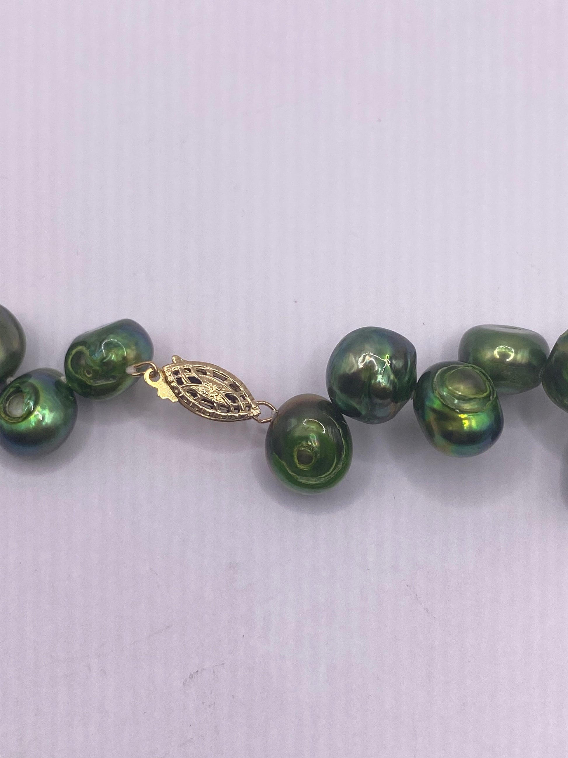 Vintage Green Pearl 18 inch Necklace