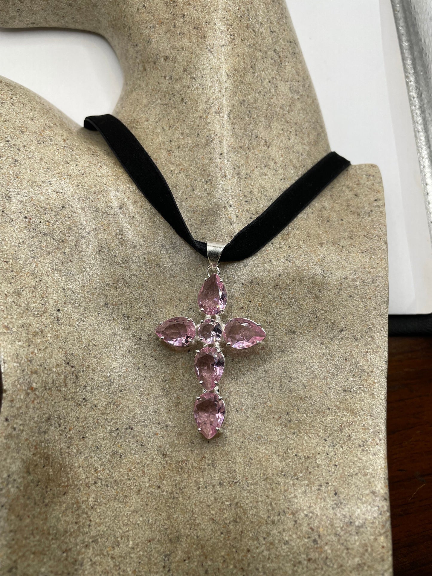 Nemesis Vintage Handmade Silver Finish Rose Quartz Cross Choker Pendant