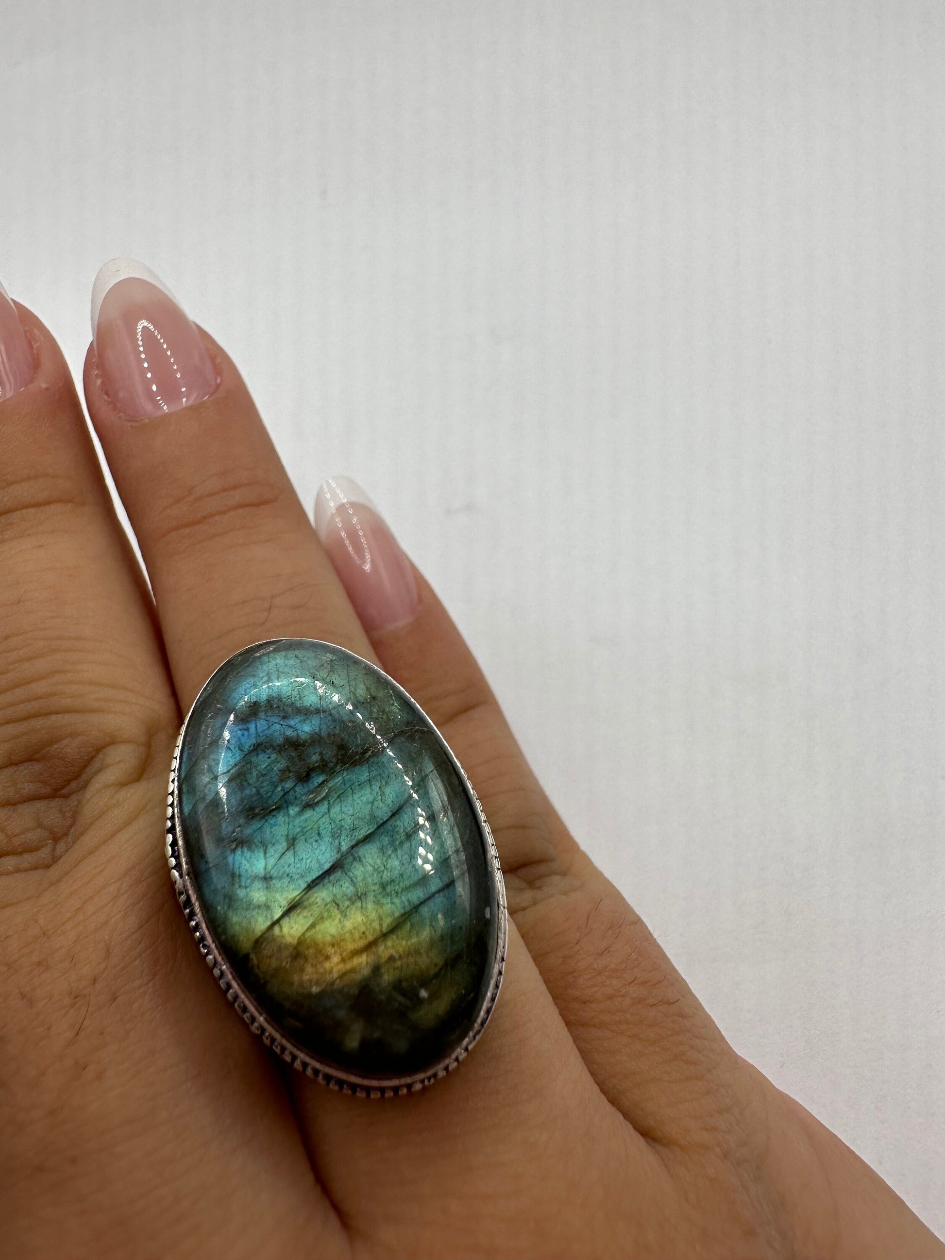 Vintage Large Labradorite Rainbow Moonstone Stone Silver Ring