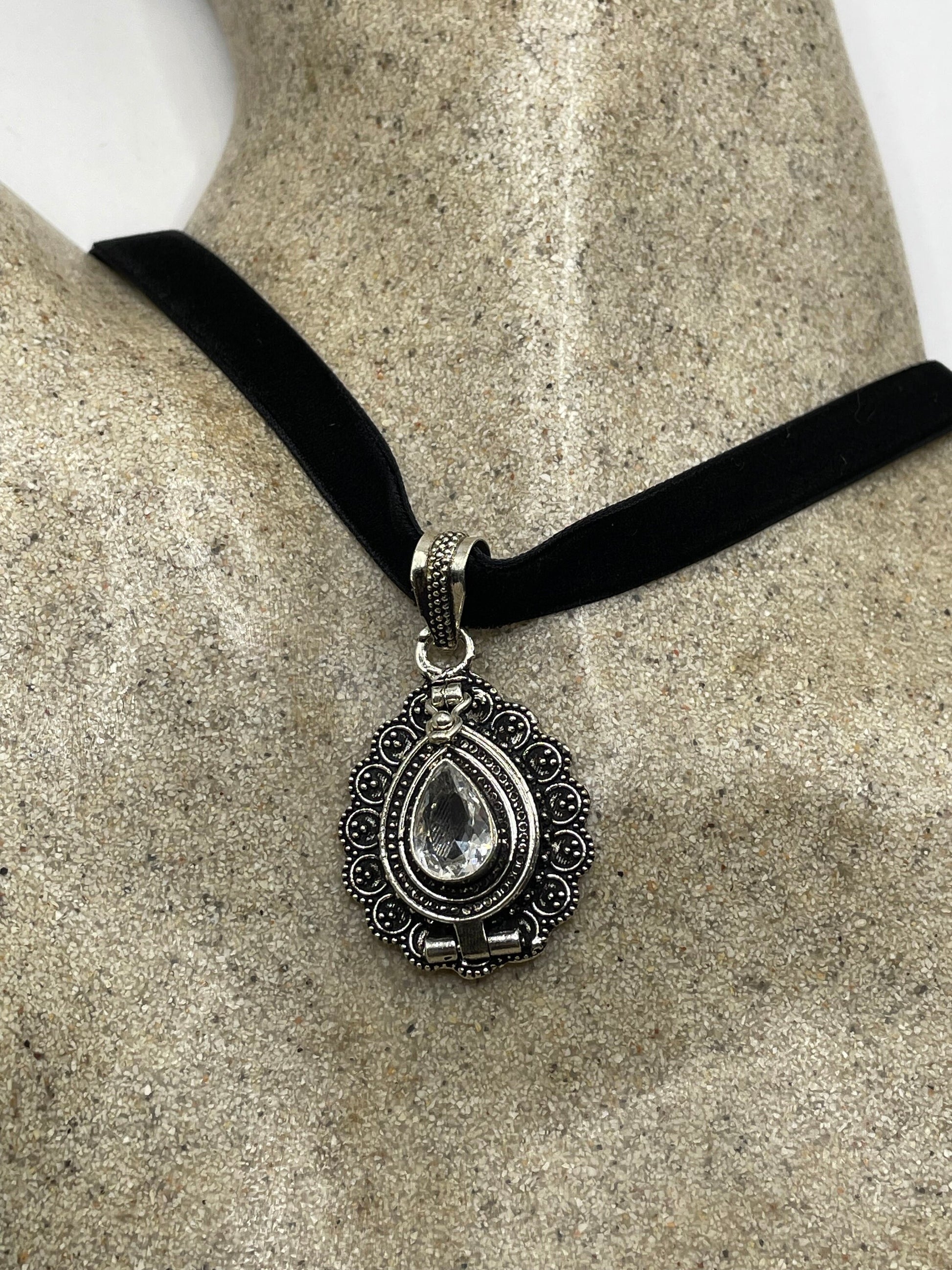 Vintage Silver Locket | Deco Poison Box Locket Choker Silver Necklace