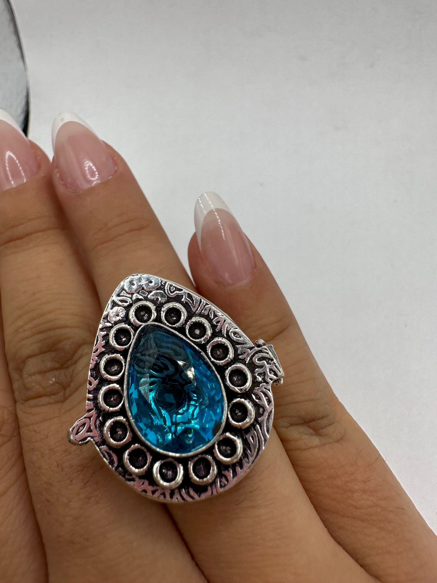 Vintage White Bronze Poison Pillbox Ring