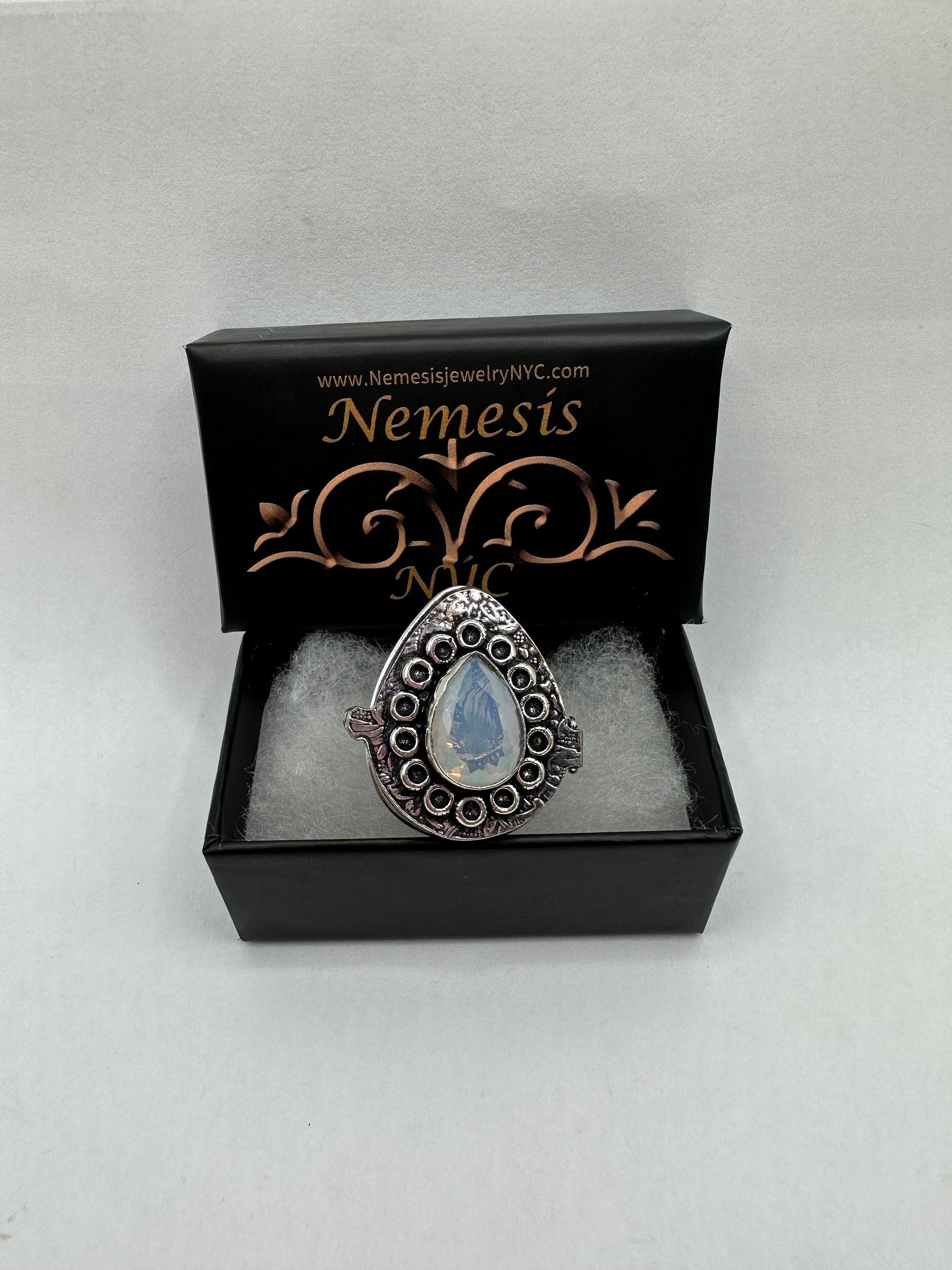 Vintage White Bronze Poison Pillbox Ring