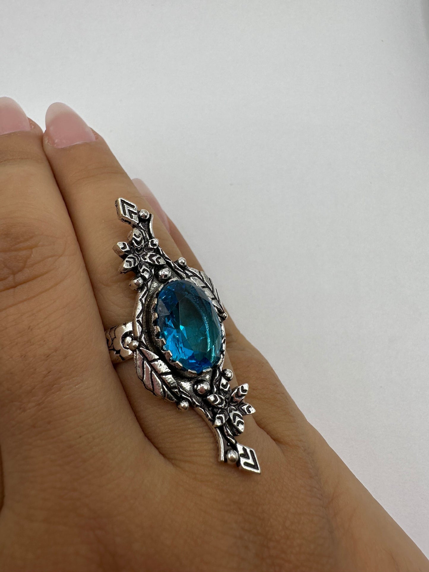 Vintage Aqua Vintage Art Glass Ring About an Inch Long Knuckle Ring