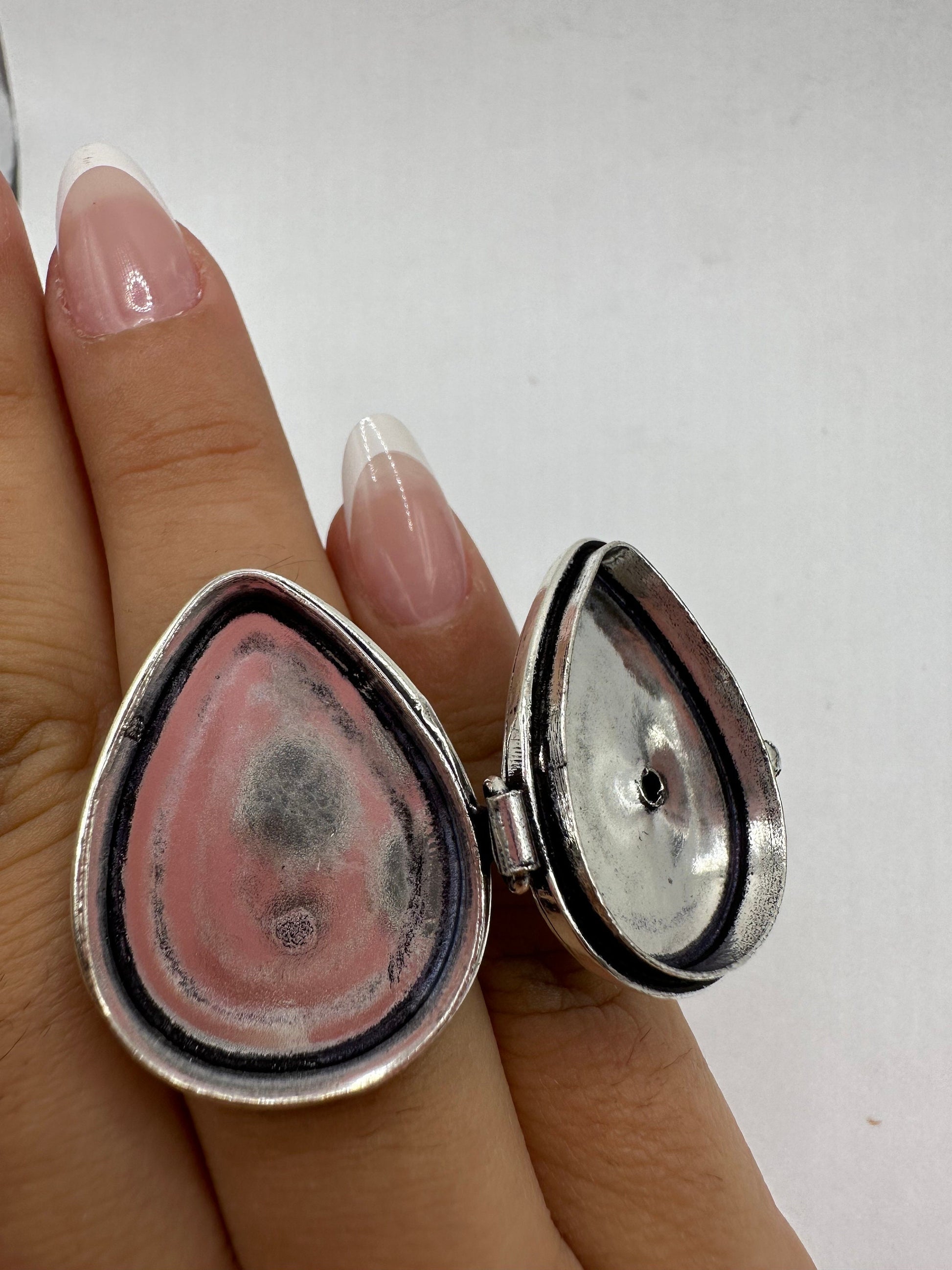 Vintage White Bronze Poison Pillbox Ring