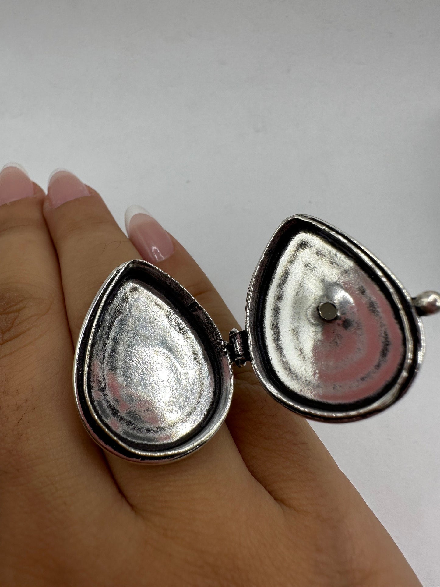 Vintage White Bronze Poison Pillbox Ring