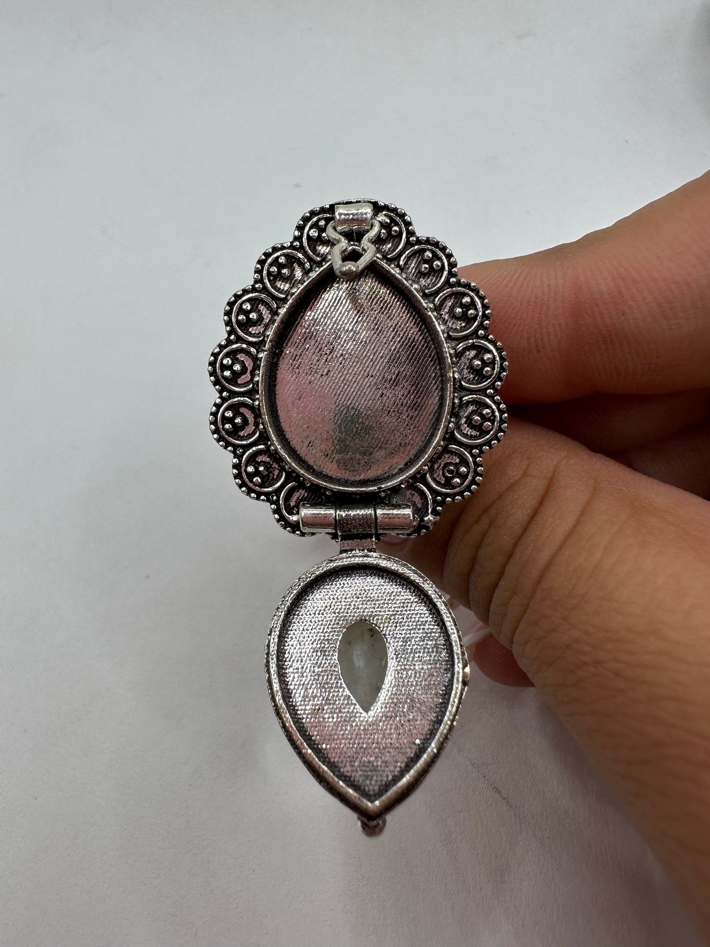 Vintage White Bronze Poison Pillbox Ring