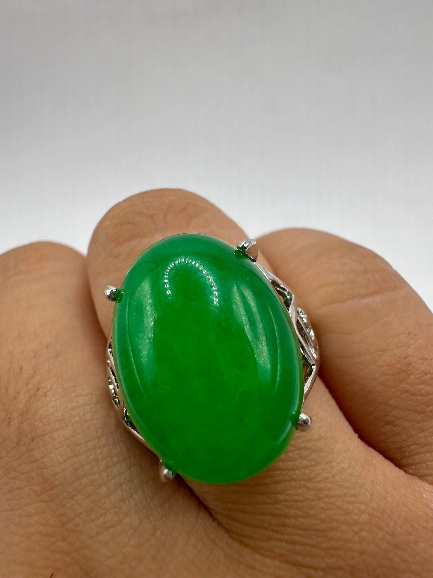 Vintage Lucky Green Nephrite Jade Ring