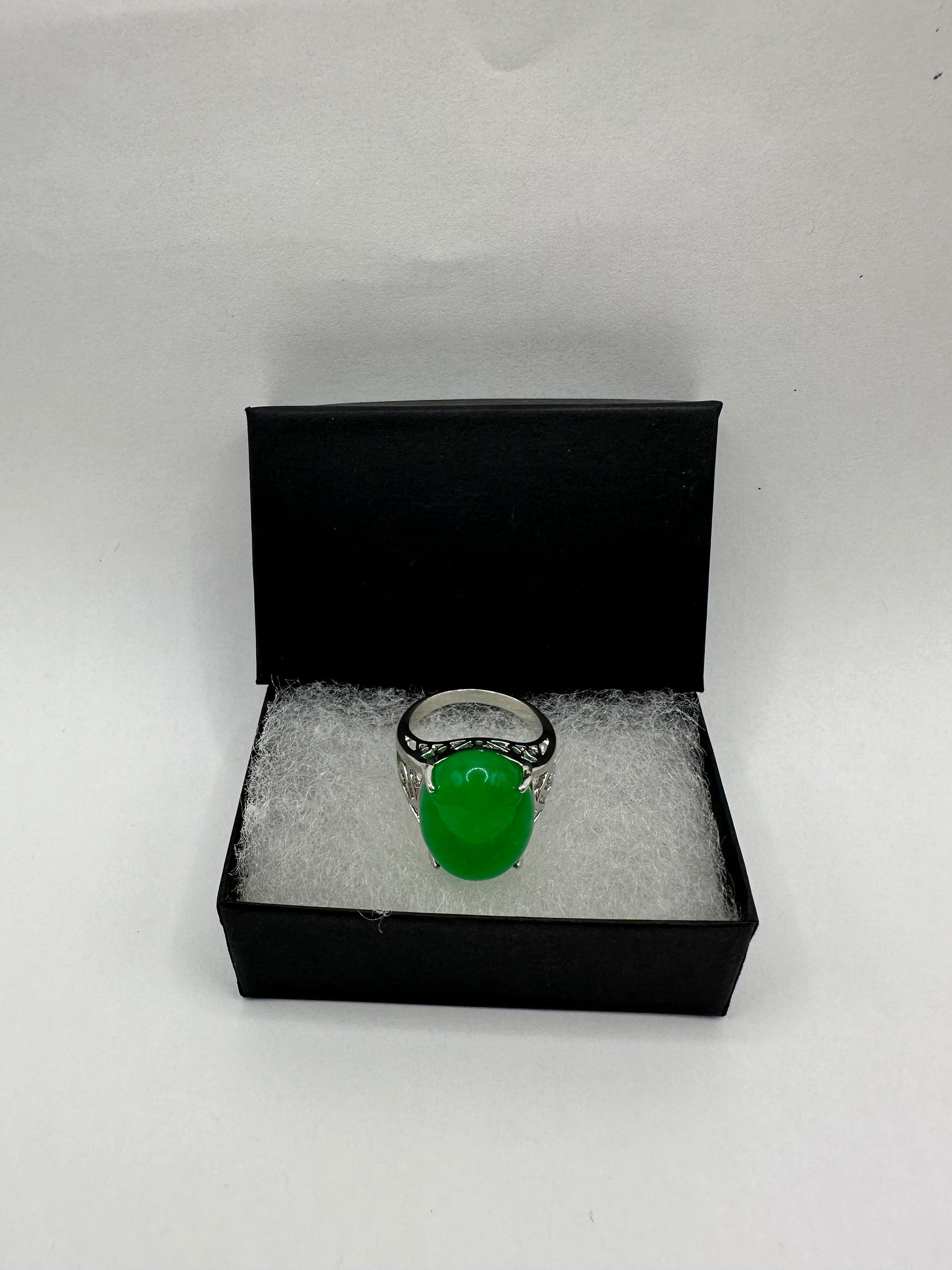 Vintage Lucky Green Nephrite Jade Ring