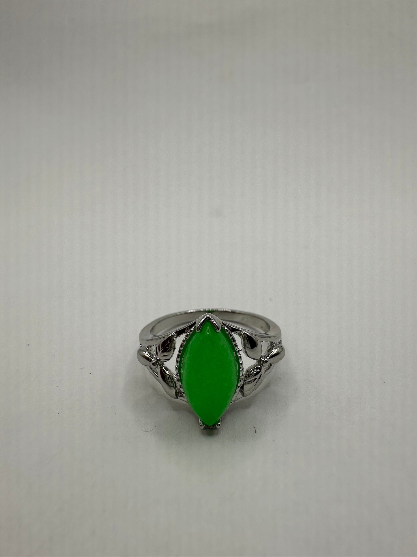 Vintage Lucky Green Nephrite Jade Ring