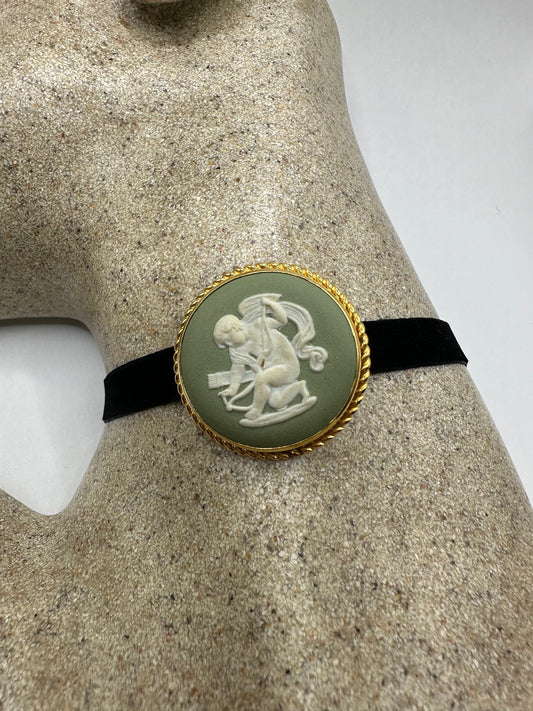 Vintage Genuine Green Wedgewood Porcelian Cameo Gold Filled Necklace Choker pin