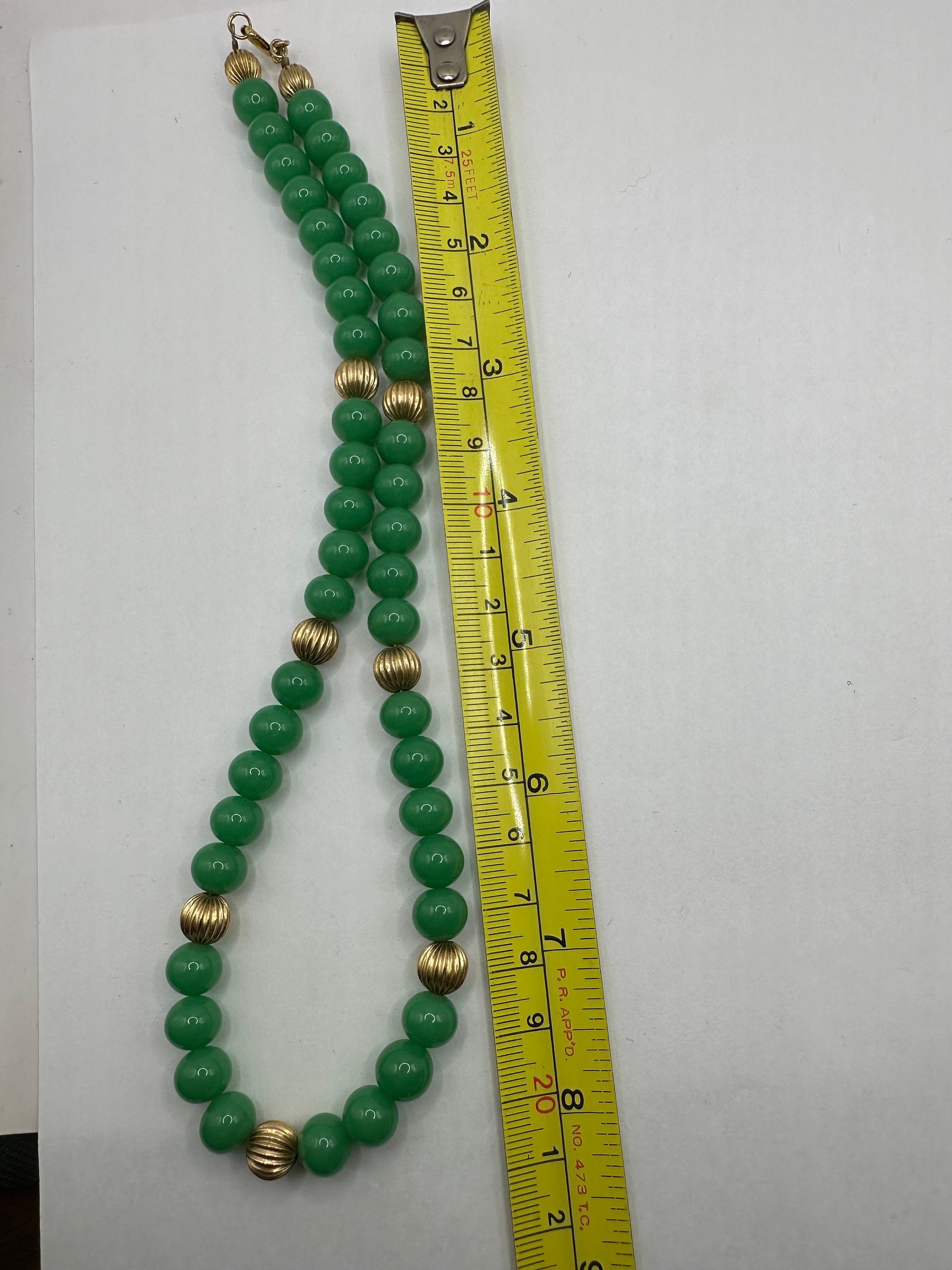 vintage Jade beaded 18 inch necklace
