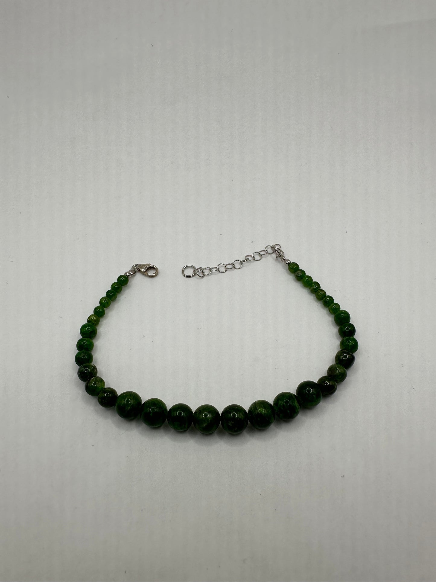 Vintage Green Jade Beaded Graduated Bracelet