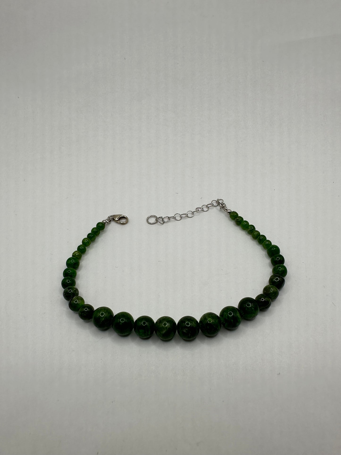 Vintage Green Jade Beaded Graduated Bracelet