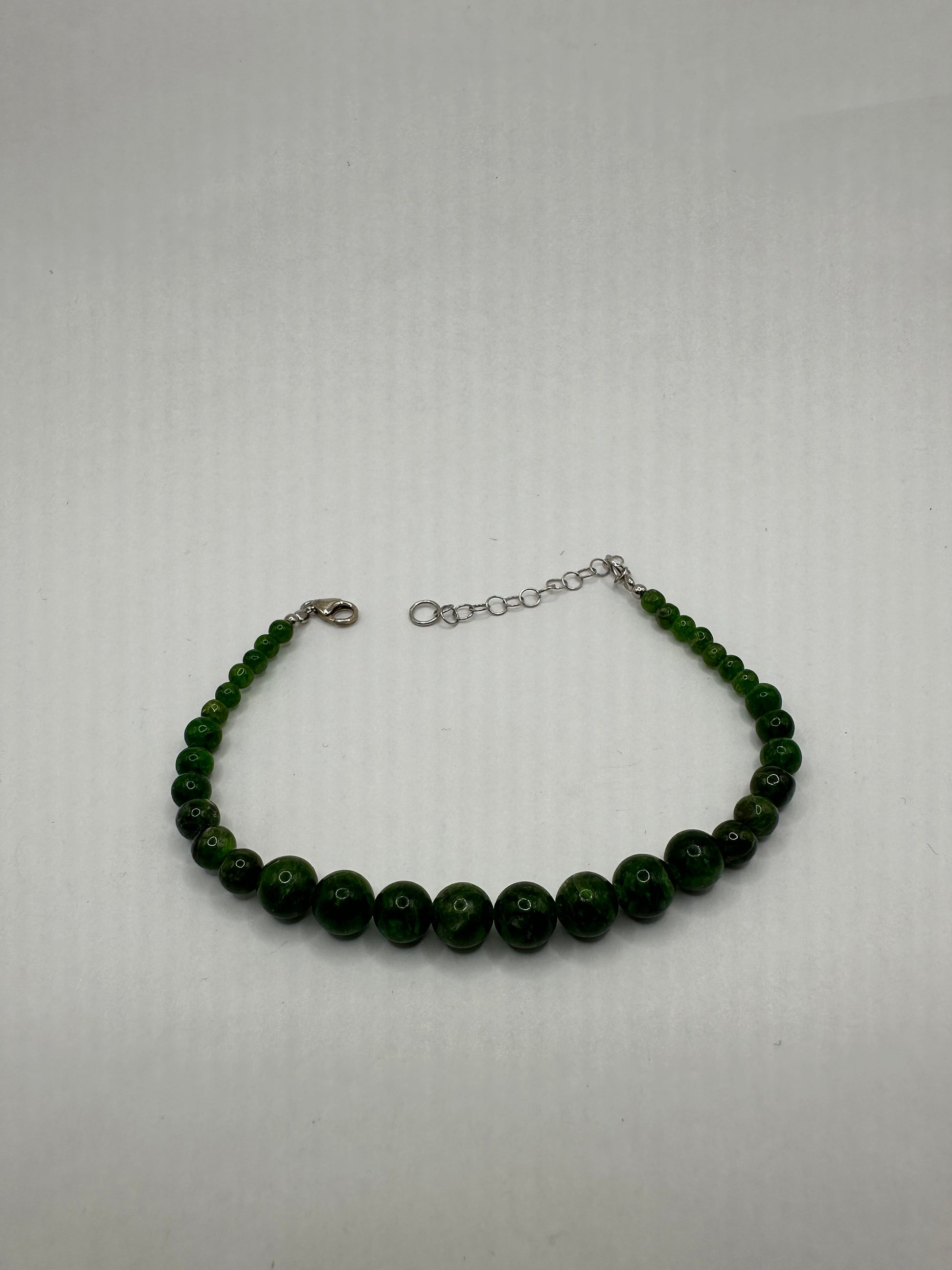 Vintage Green Jade Beaded Graduated Bracelet