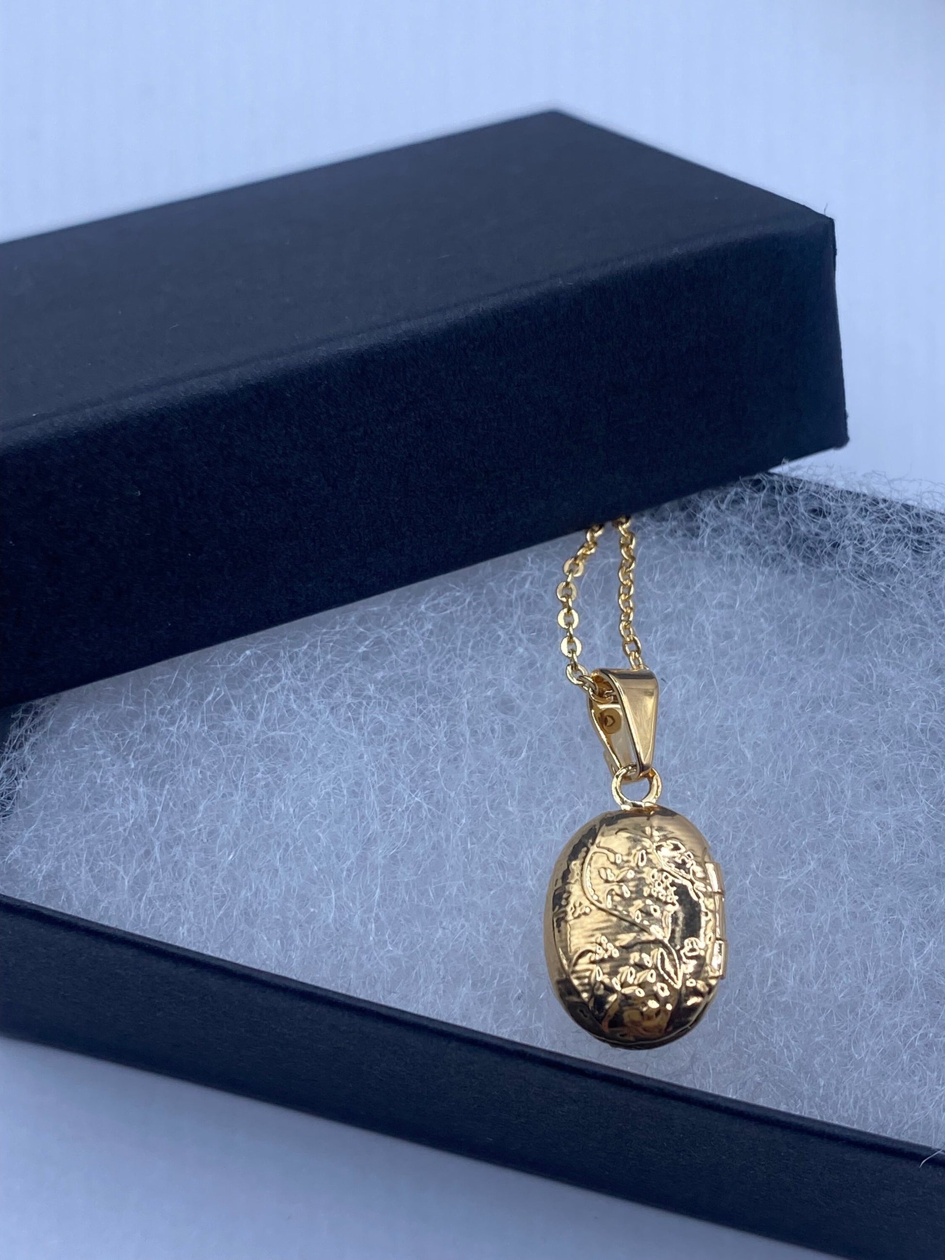 Vintage Locket Choker Gold Filled Deco Etched Necklace