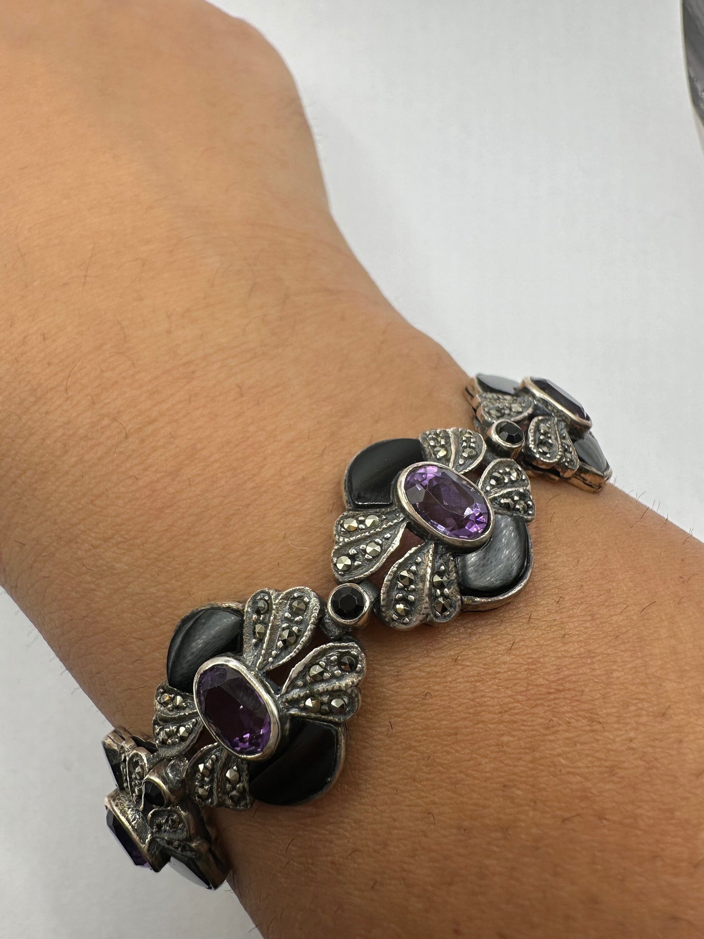 Deco Marcasite onyx and Amethyst Bracelet in 925 Sterling Silver Vintage 7.5 Inch
