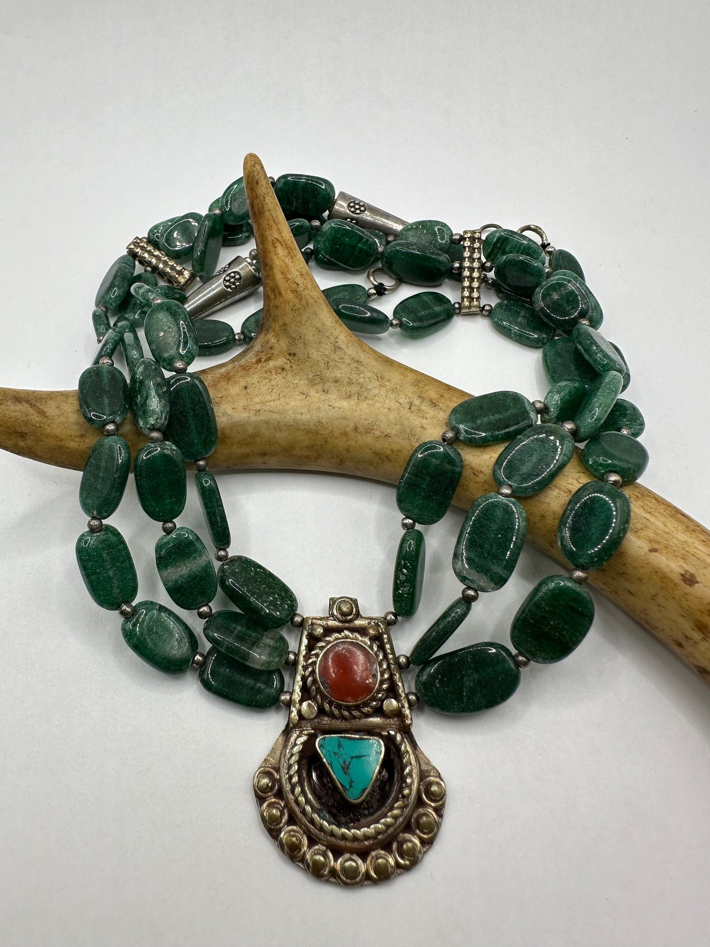 Vintage Green Moss Agate Choker Turquoise Red Coral Pendant