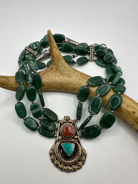 Vintage Green Moss Agate Choker Turquoise Red Coral Pendant