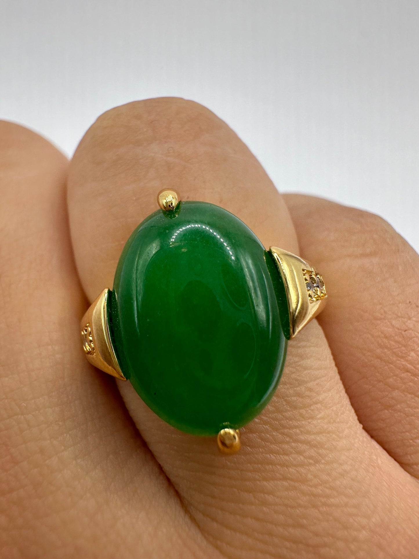 Vintage Lucky Green Nephrite Jade Ring