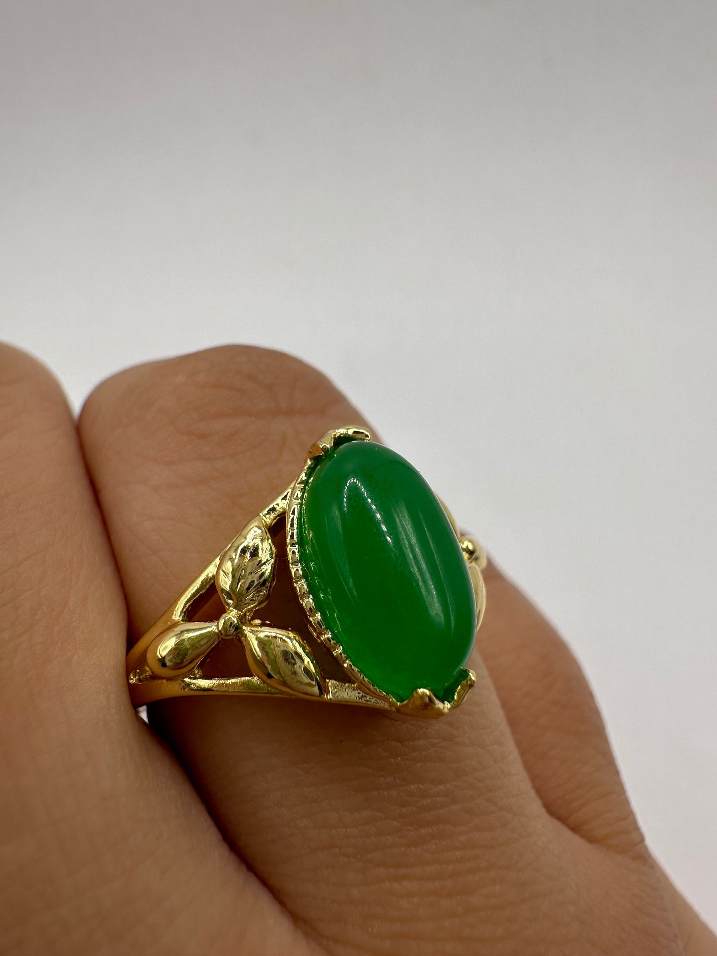 Vintage Lucky Green Nephrite Jade Ring