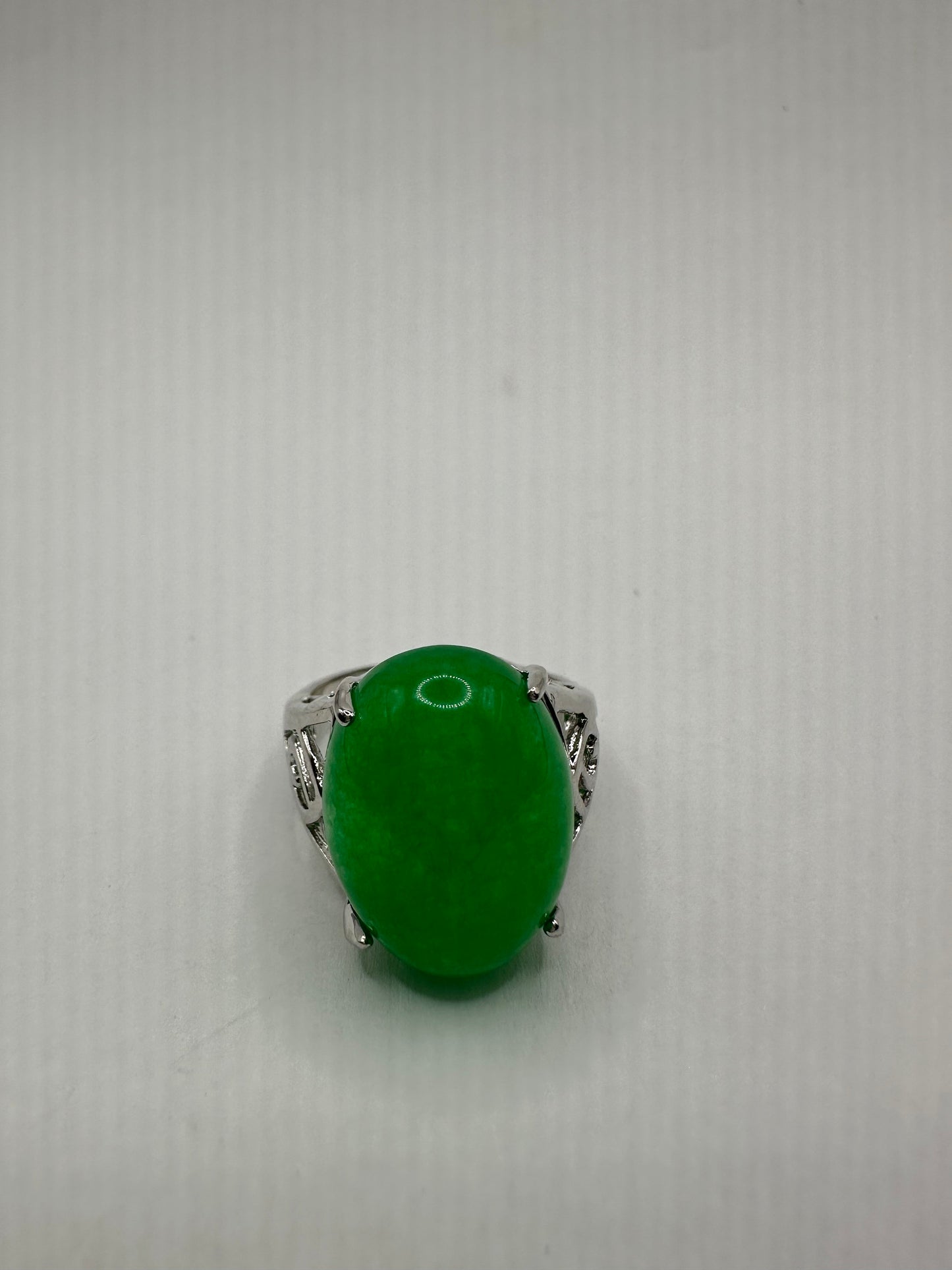 Vintage Lucky Green Nephrite Jade Ring