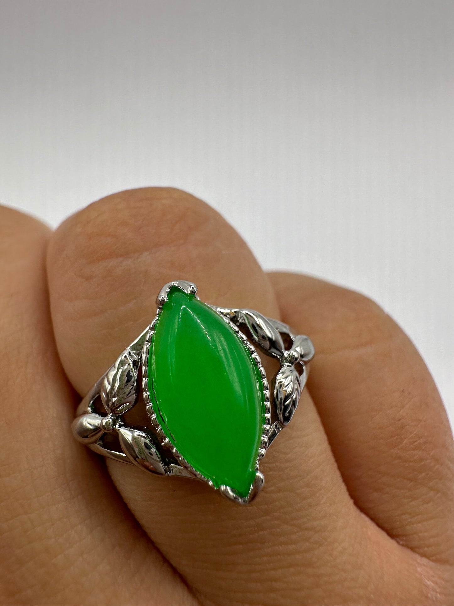 Vintage Lucky Green Nephrite Jade Ring