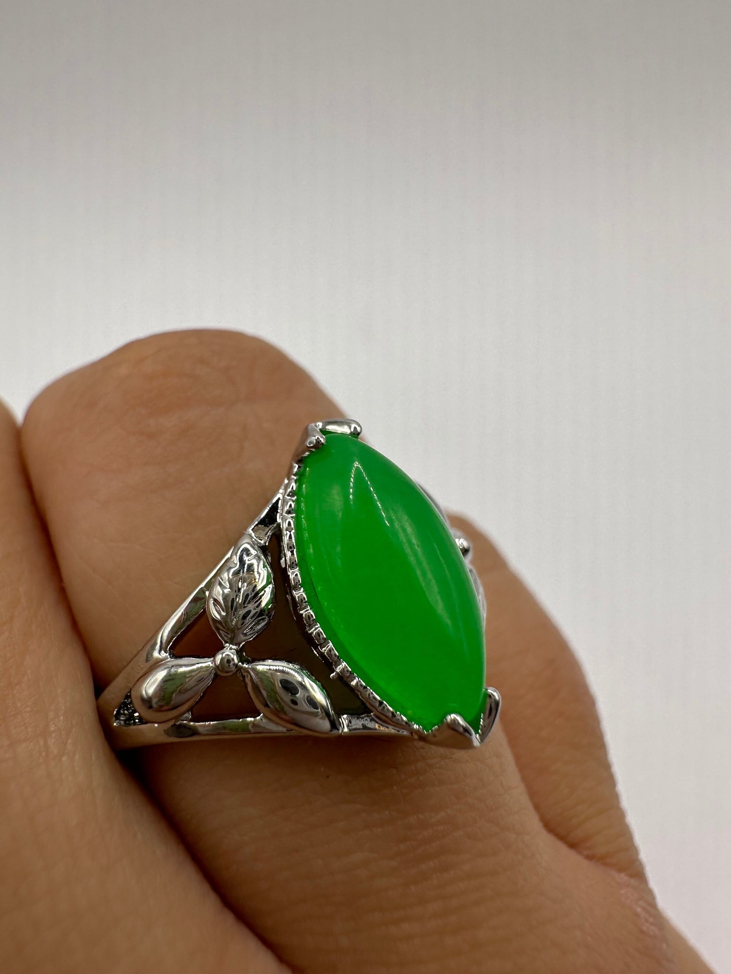 Vintage Lucky Green Nephrite Jade Ring