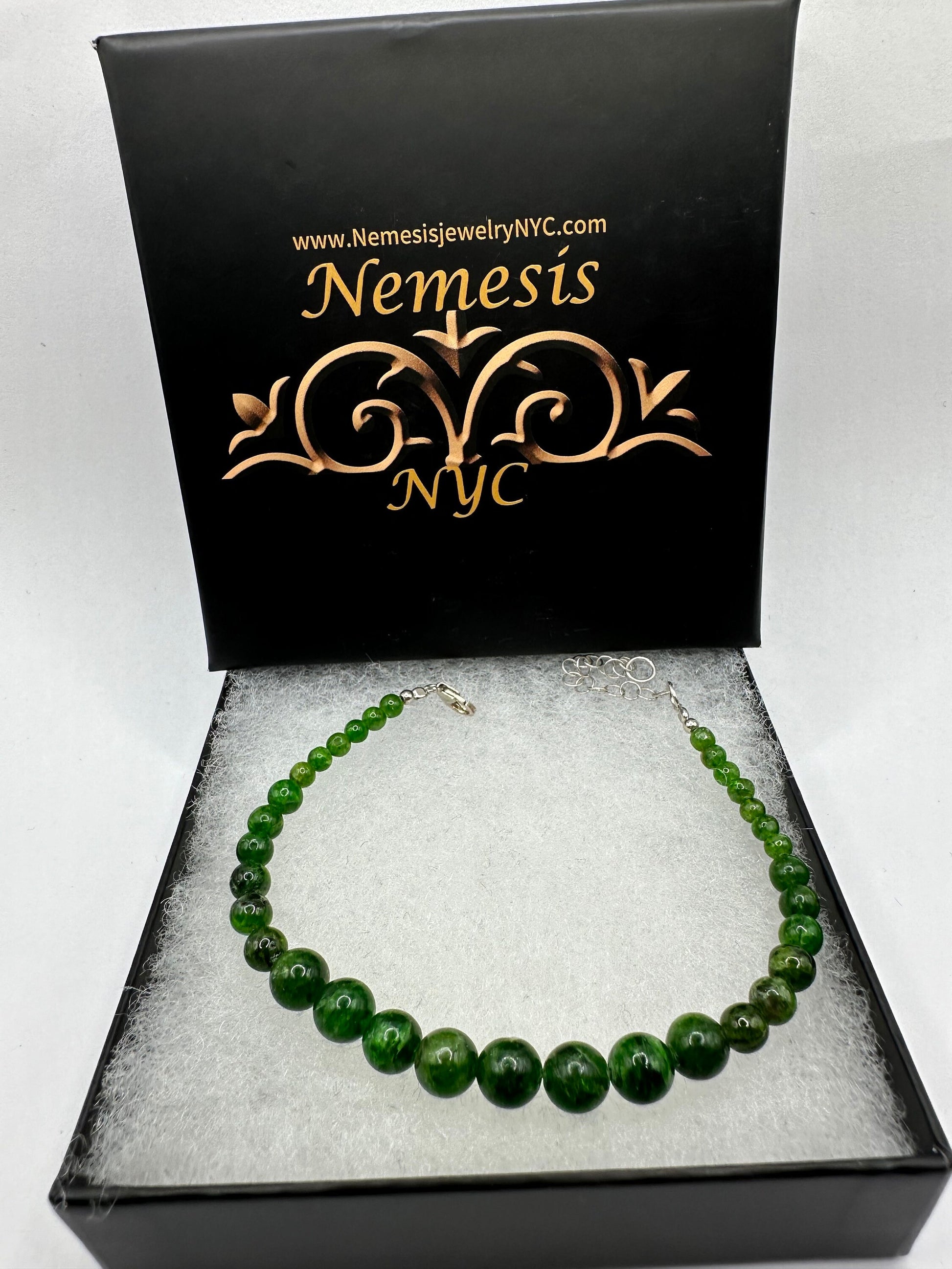 Vintage Green Jade Beaded Graduated Bracelet