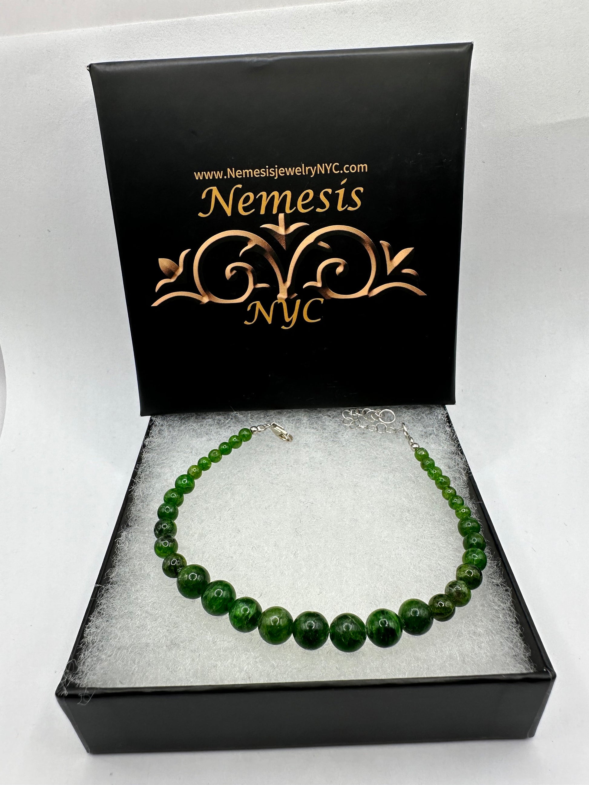 Vintage Green Jade Beaded Graduated Bracelet