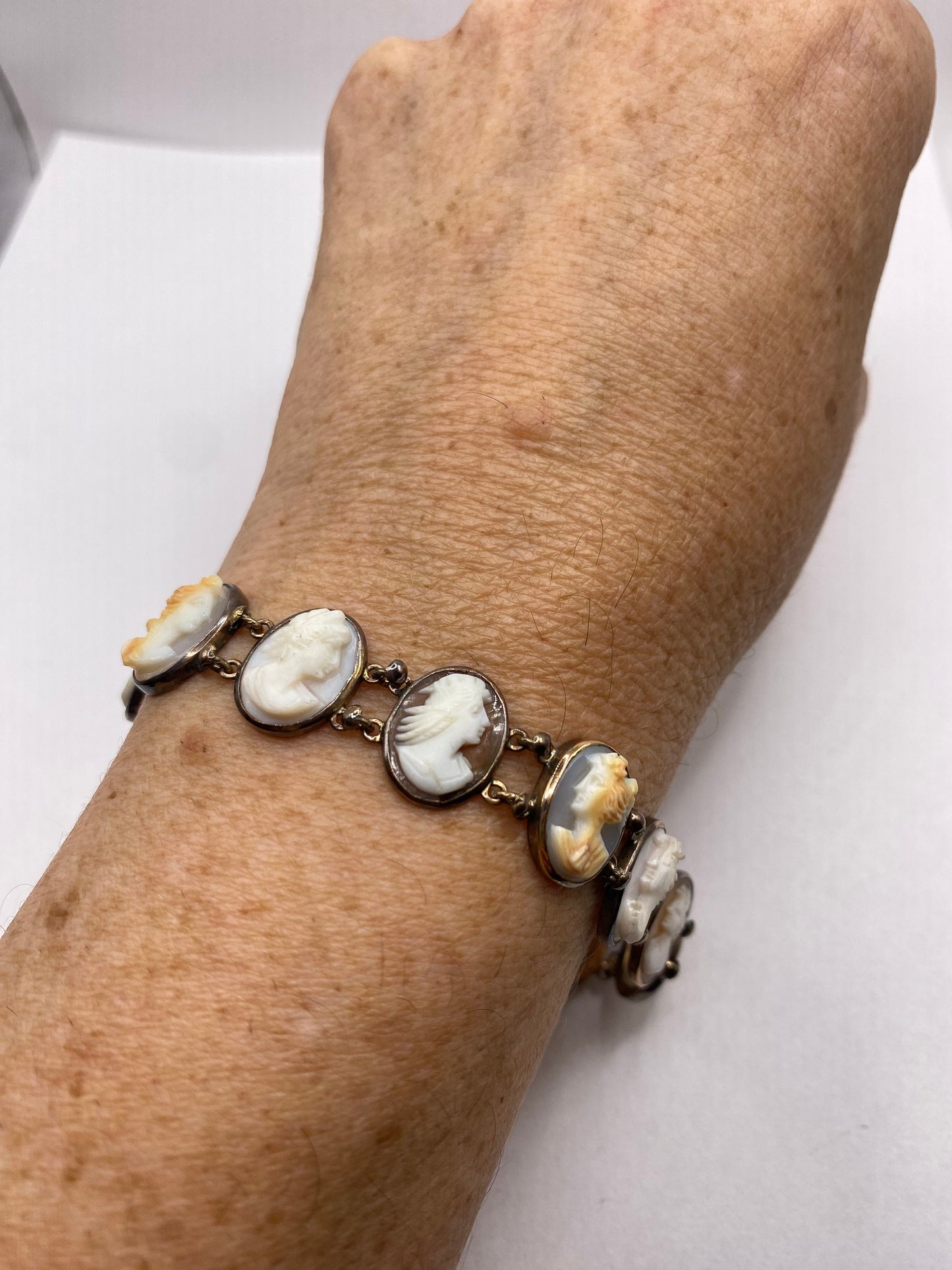 Vintage Cameo Bracelet 14k Yellow Gold 6.5 inches