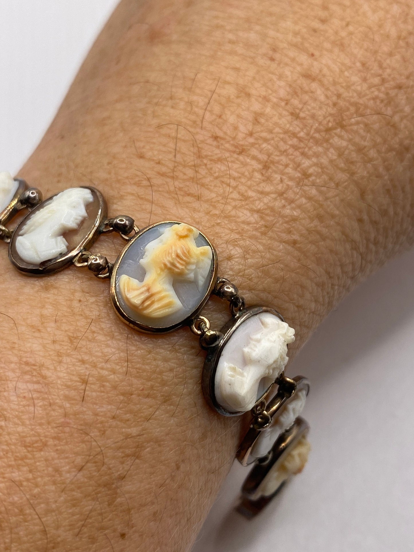 Vintage Cameo Bracelet 14k Yellow Gold 6.5 inches