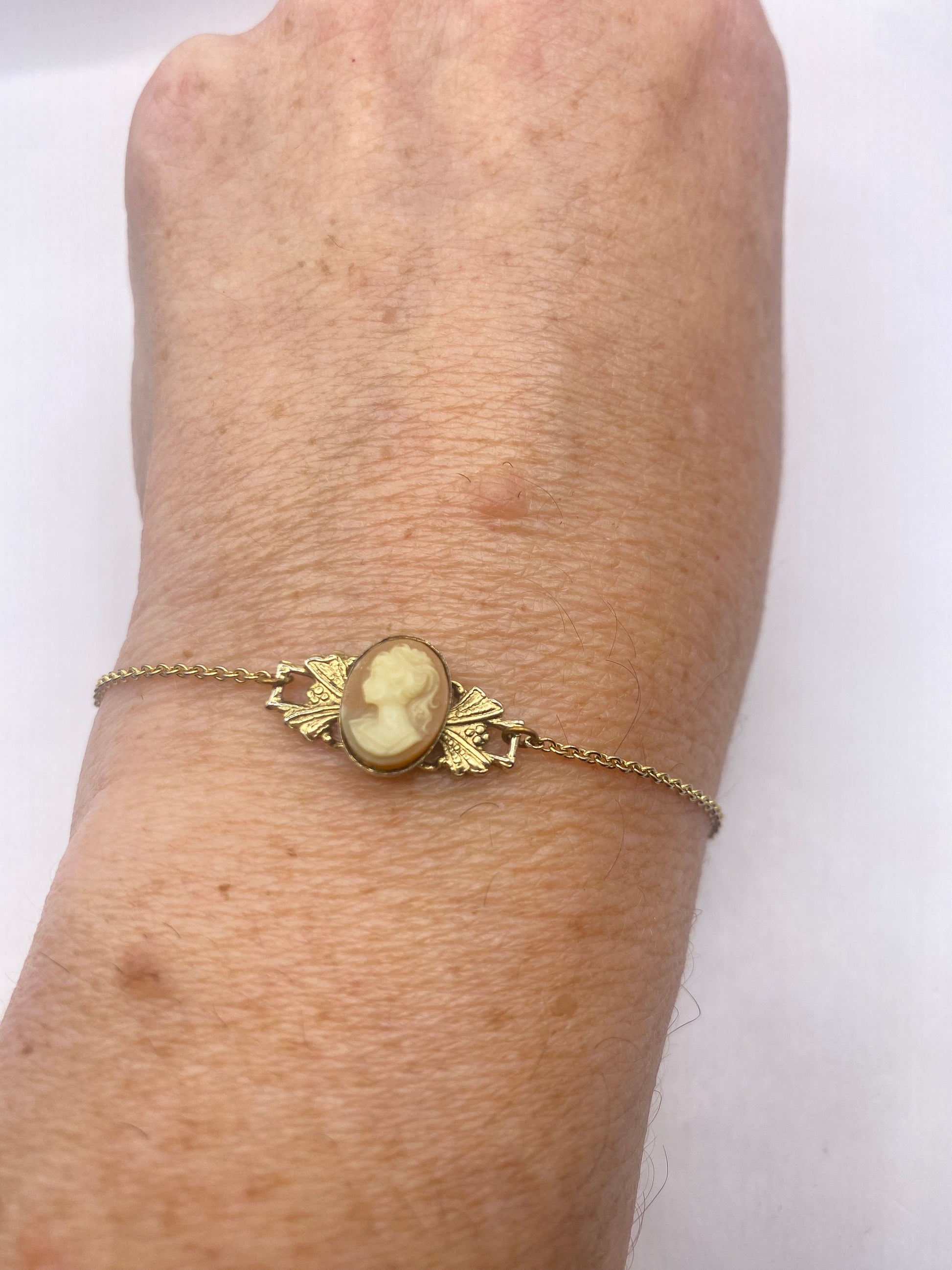 Vintage Cameo Bracelet 14k Yellow Gold Filled