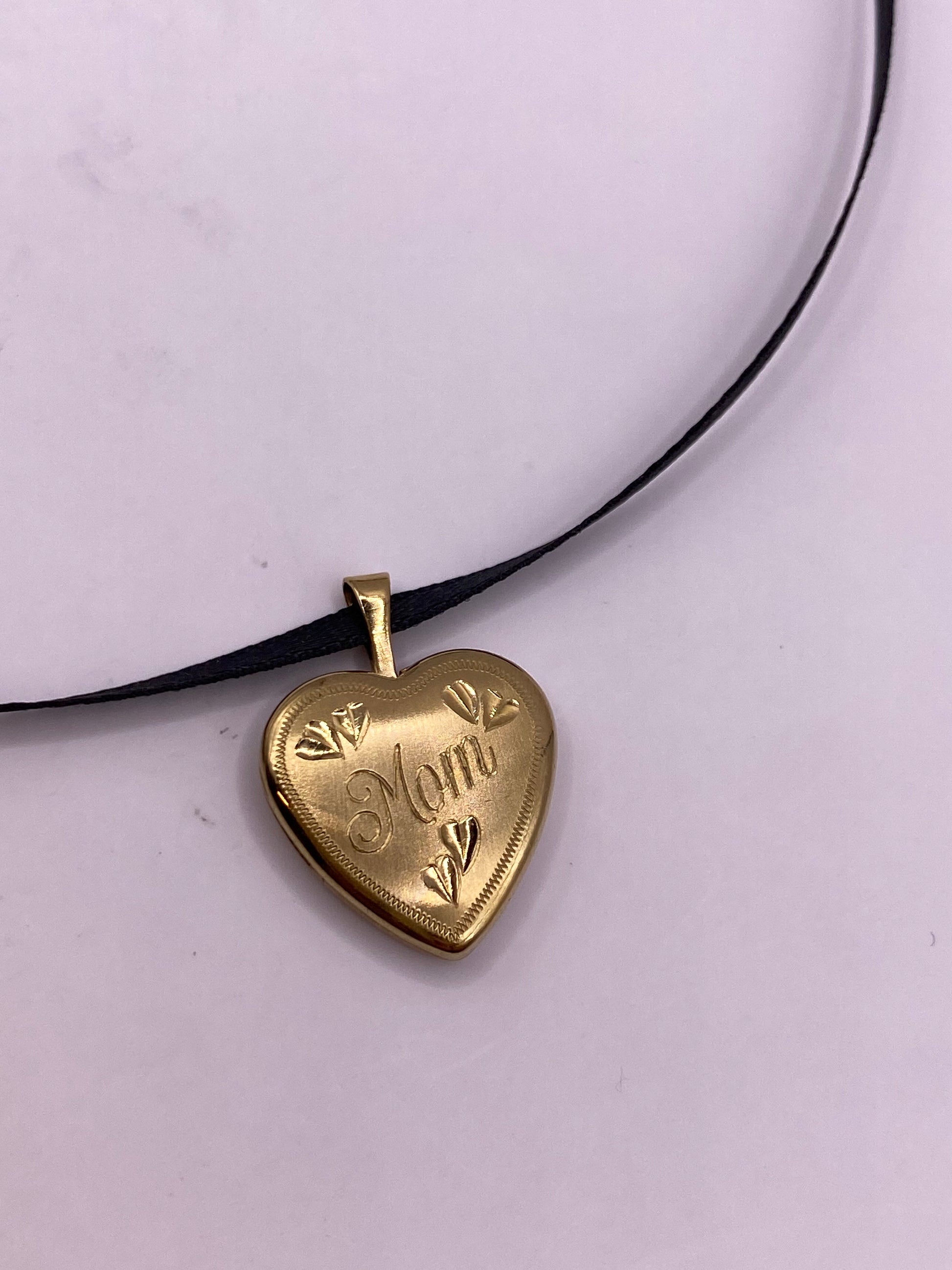 Vintage Heart Mom Locket Choker Gold Filled Necklace