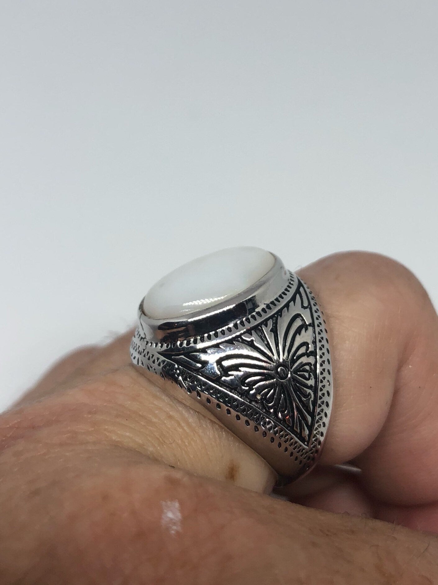 Vintage White Mother of Pearl Sterling Silver Mens Ring