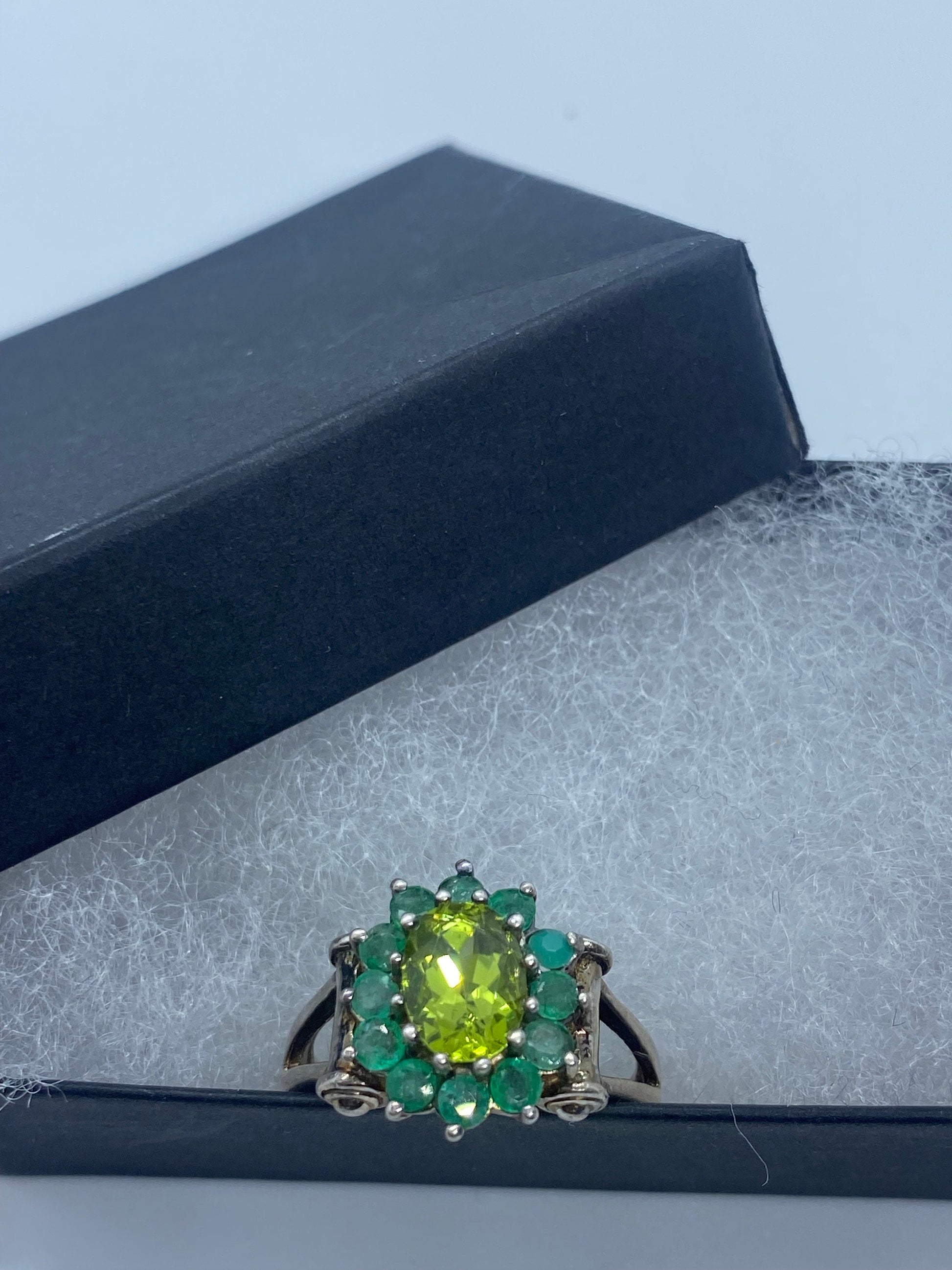 Vintage Green Peridot and Emerald 925 Sterling Silver Ring Size 8