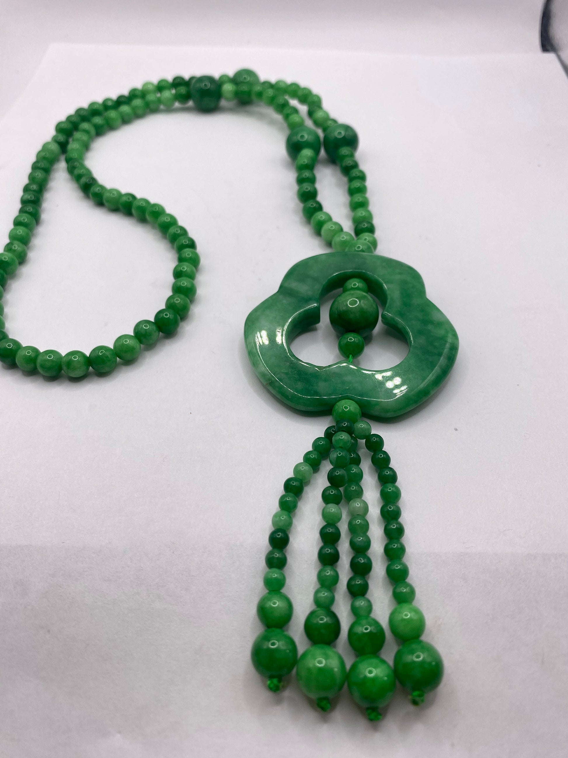 Vintage Green Jade beaded necklace