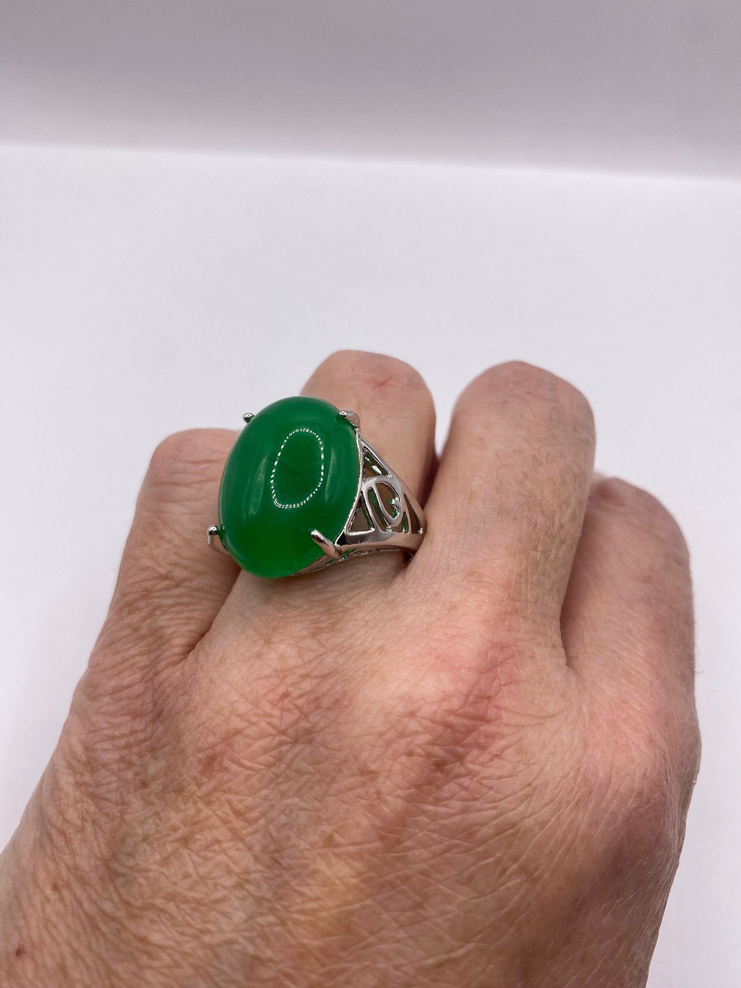 Vintage Lucky Green Nephrite Jade Golden Ring