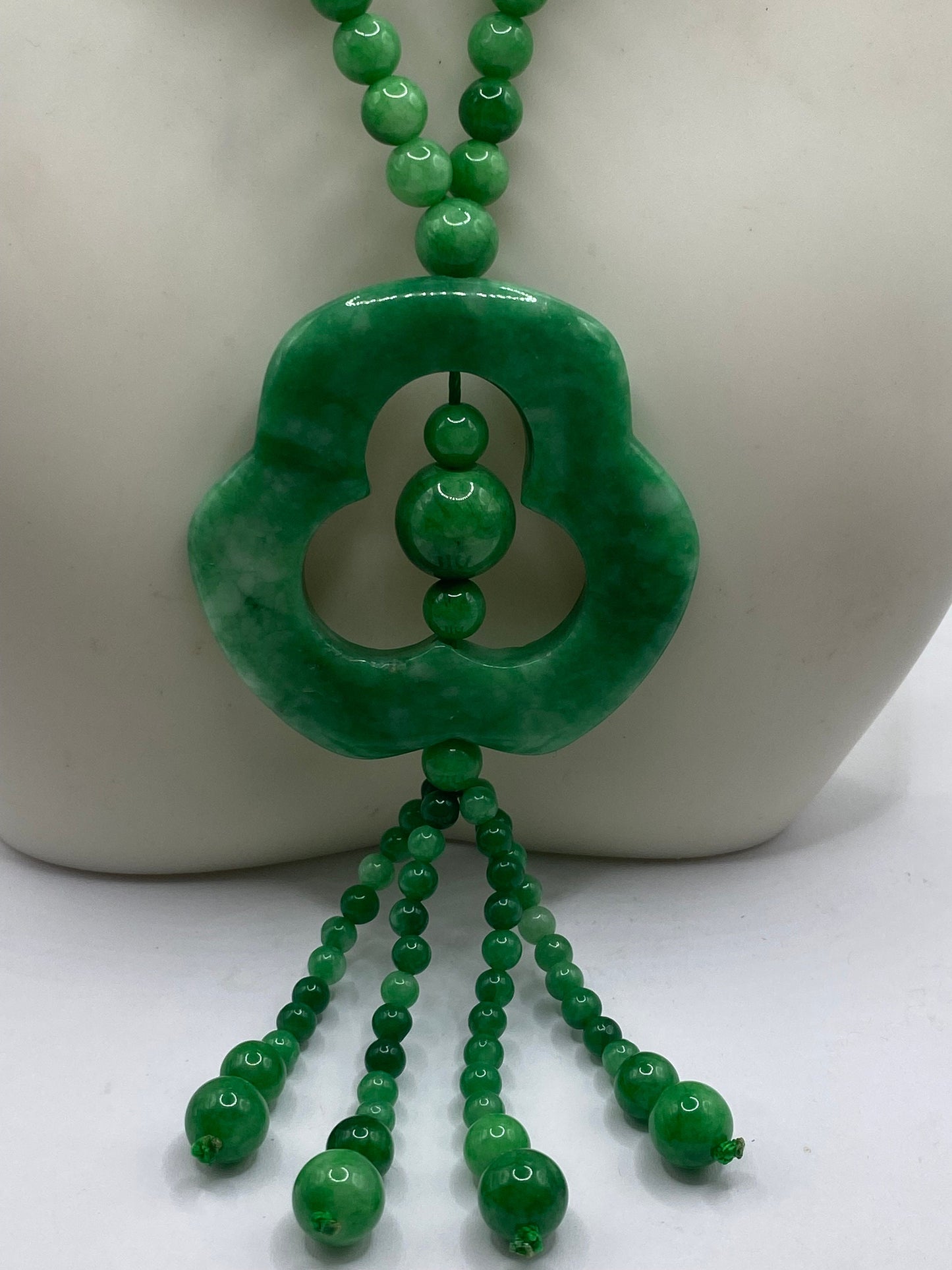 Vintage Green Jade beaded necklace