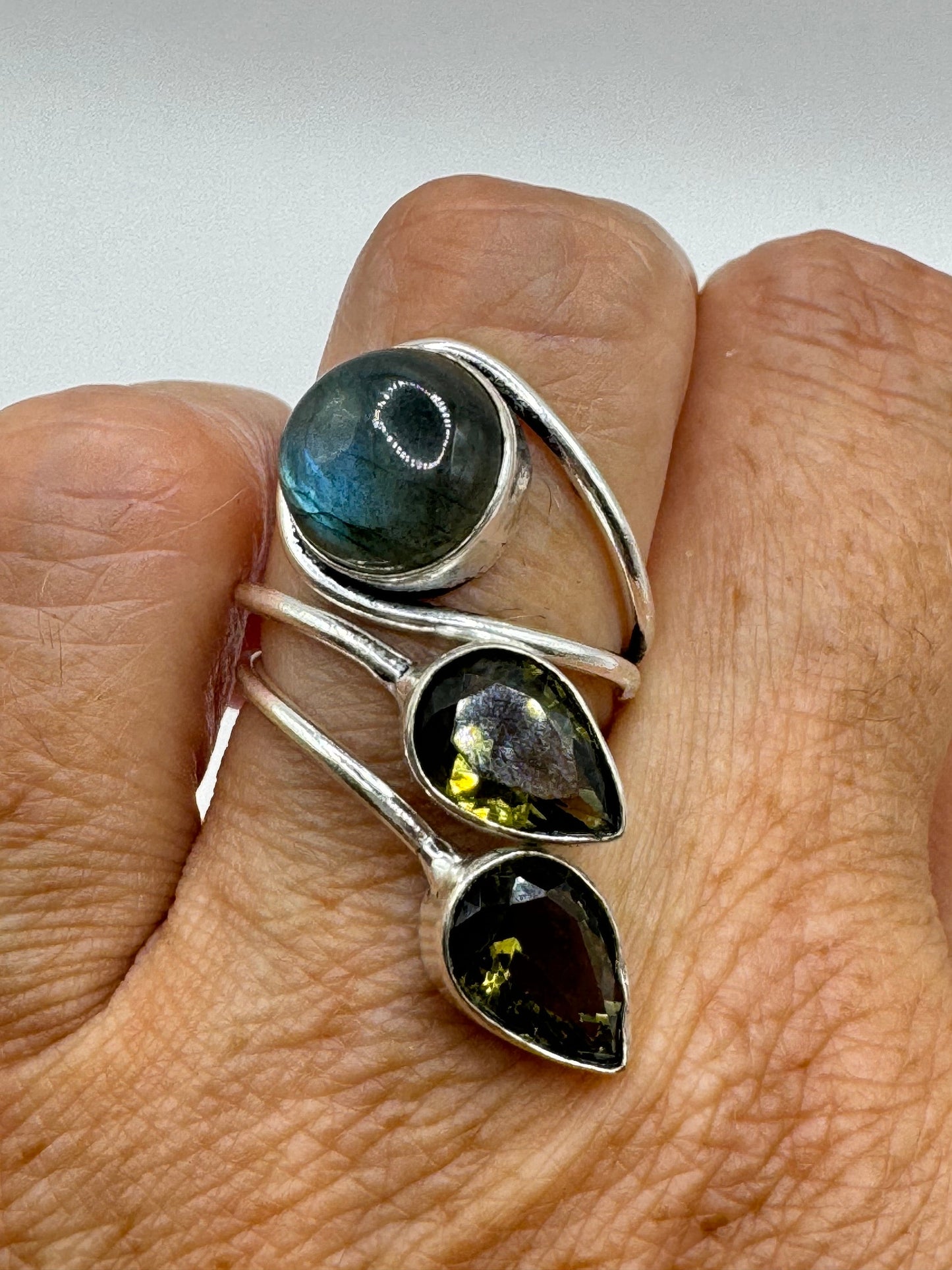 Vintage Green Labradorite Rainbow Moonstone Stone Silver Ring