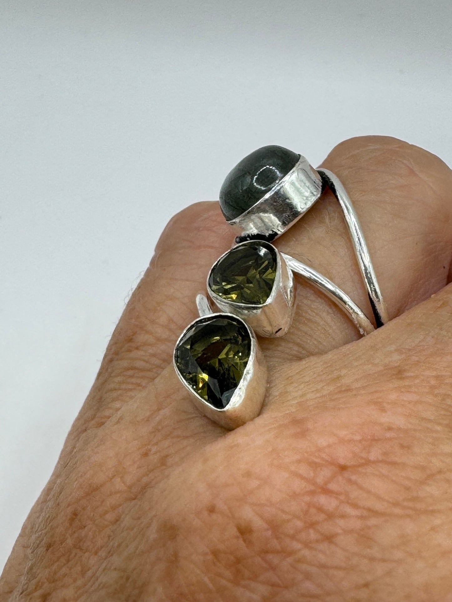 Vintage Green Labradorite Rainbow Moonstone Stone Silver Ring