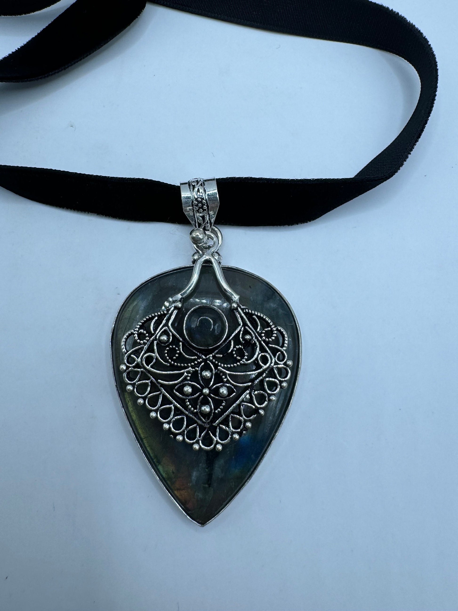Vintage Silver Genuine Rainbow Labradorite Choker Black Velvet Necklace.
