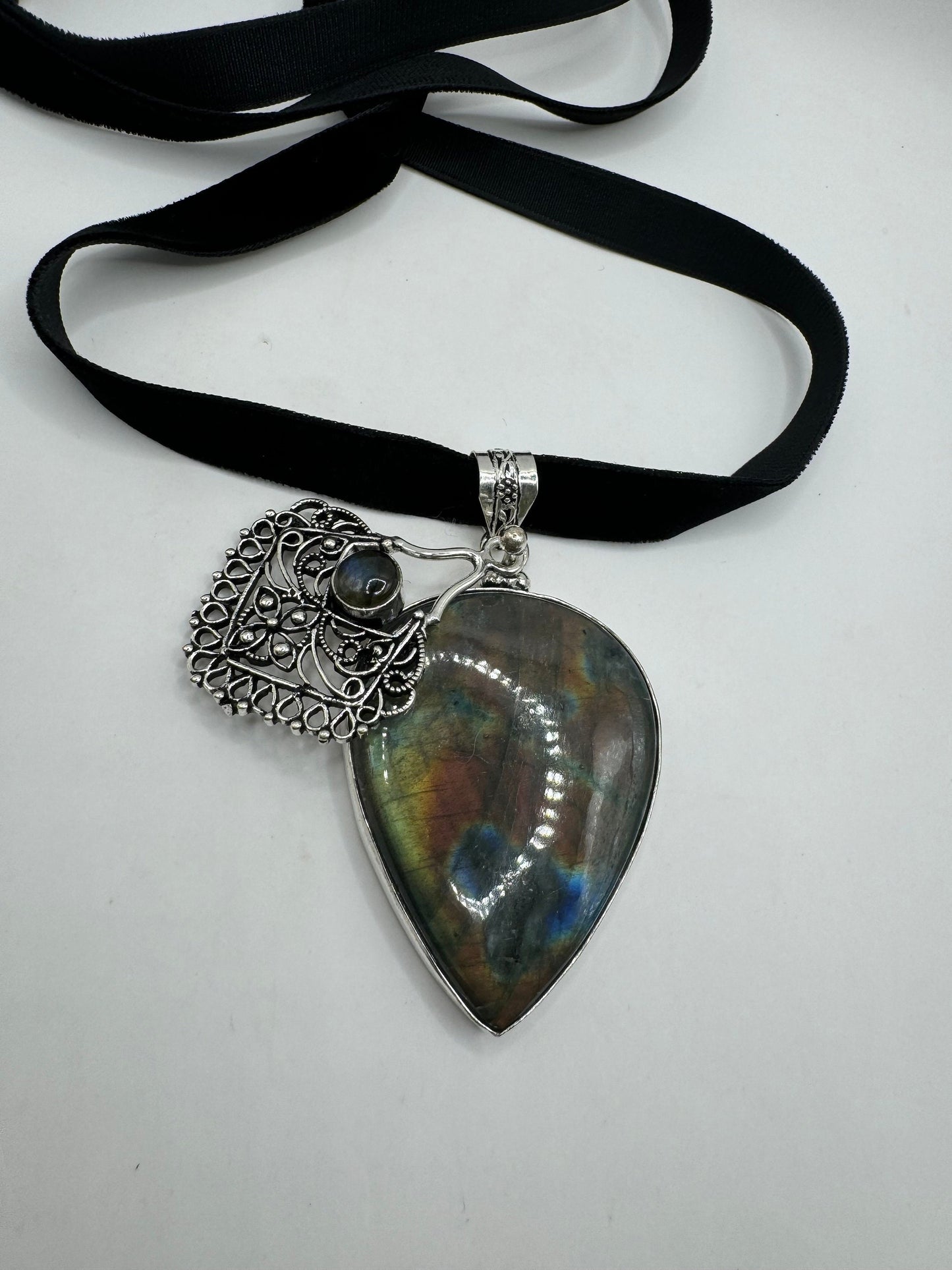 Vintage Silver Genuine Rainbow Labradorite Choker Black Velvet Necklace.