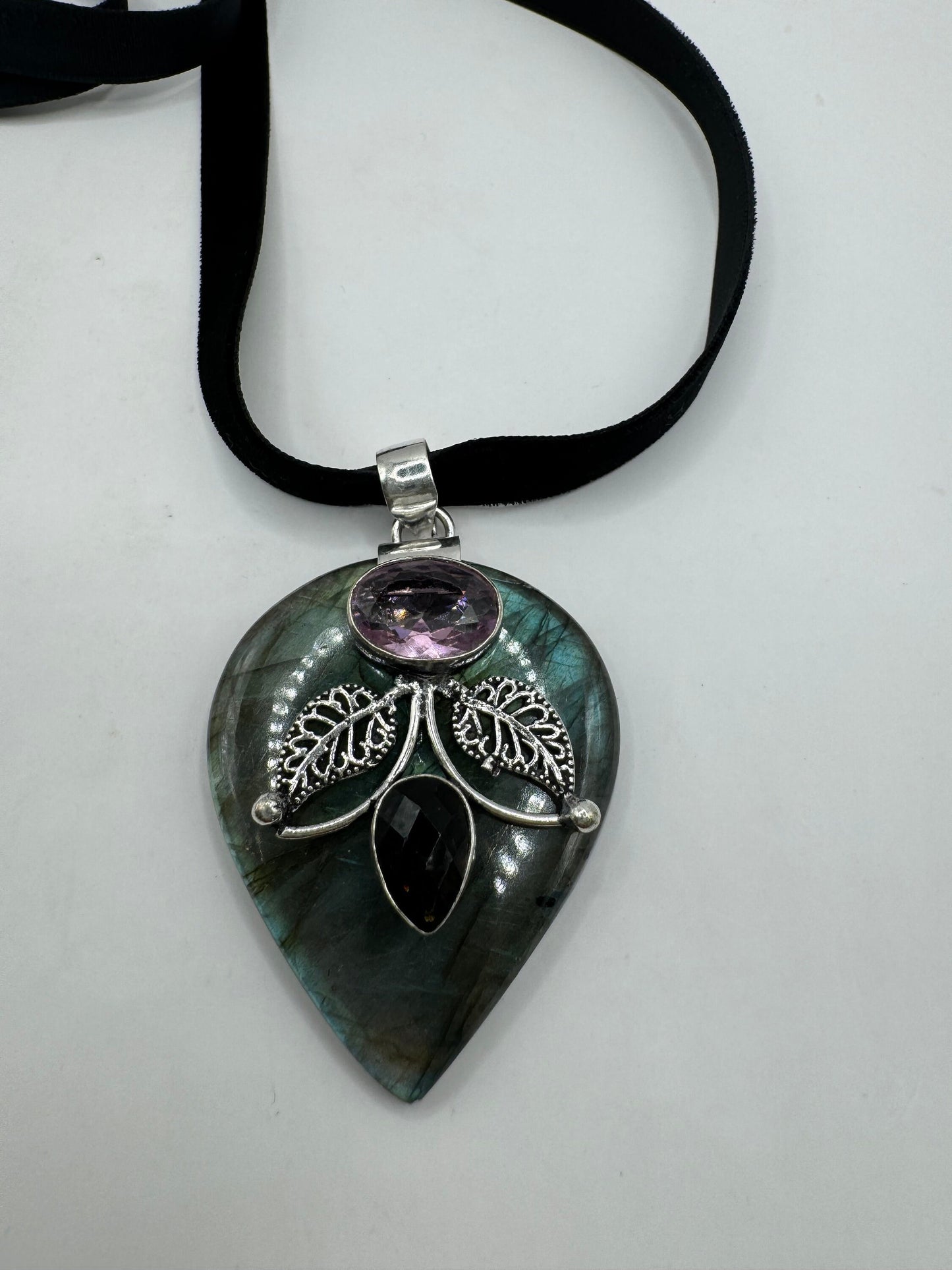 Vintage Silver Genuine Rainbow Labradorite Choker Black Velvet Necklace.