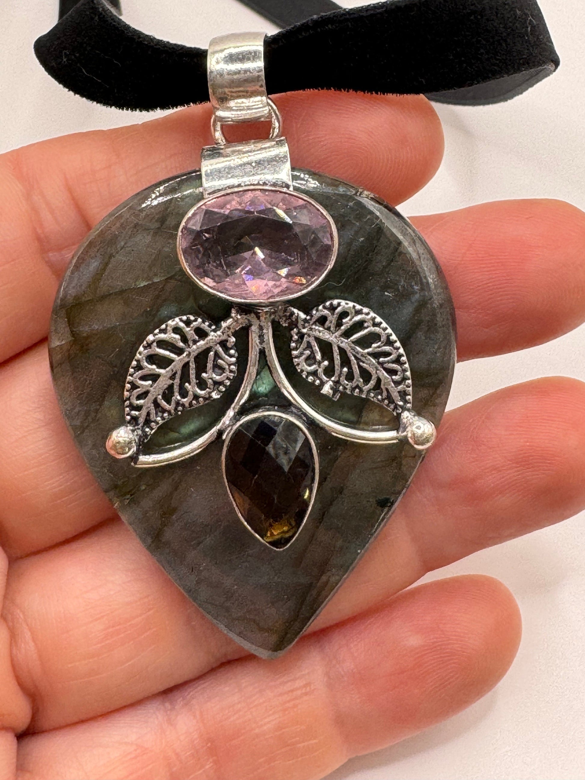 Vintage Silver Genuine Rainbow Labradorite Choker Black Velvet Necklace.