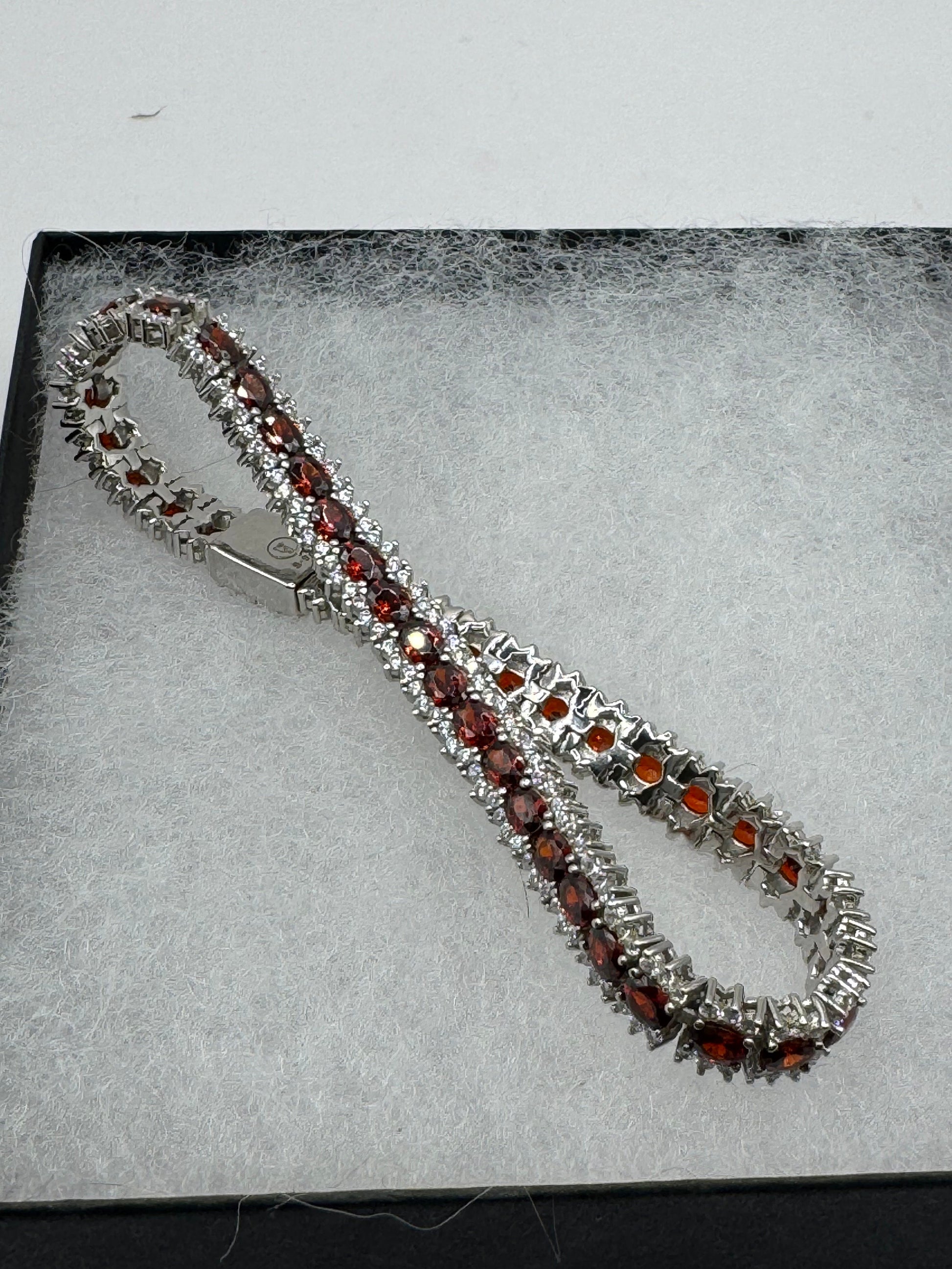 Bohemian Red Garnet Bracelet in 925 Sterling Silver Vintage 7.5 Inch