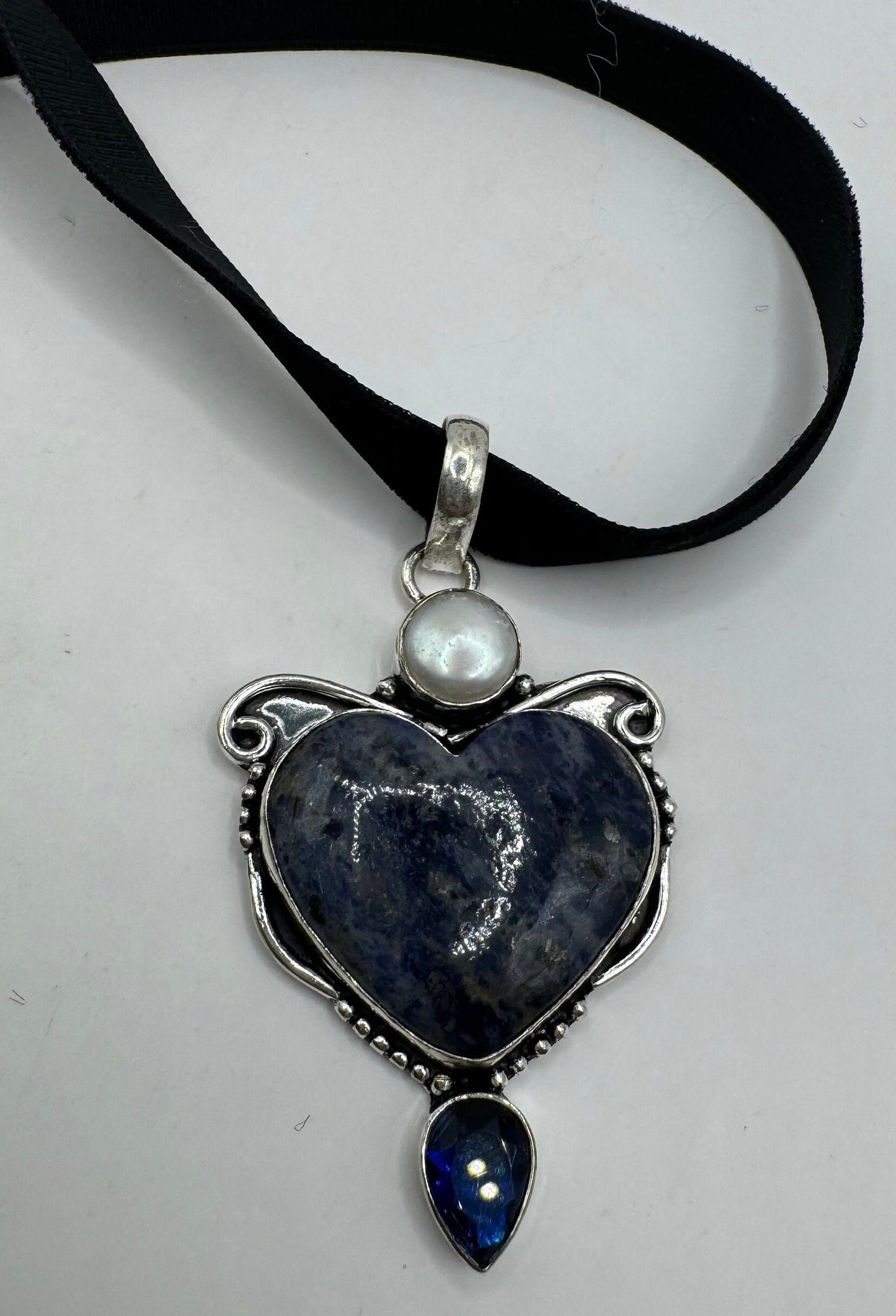 Bohemian Vintage Heart Cut Droplet Blue Genuine Sodalite Cloker Necklace Black Velvet ribbon
