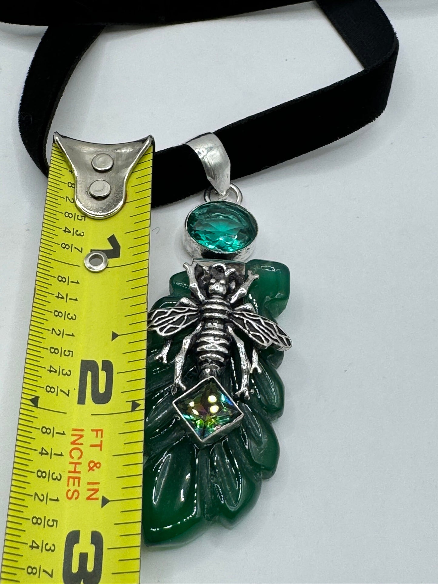 Vintage Green Chysopraise Leaf Bee Crystal Choker Pendant Black Velvet Choker