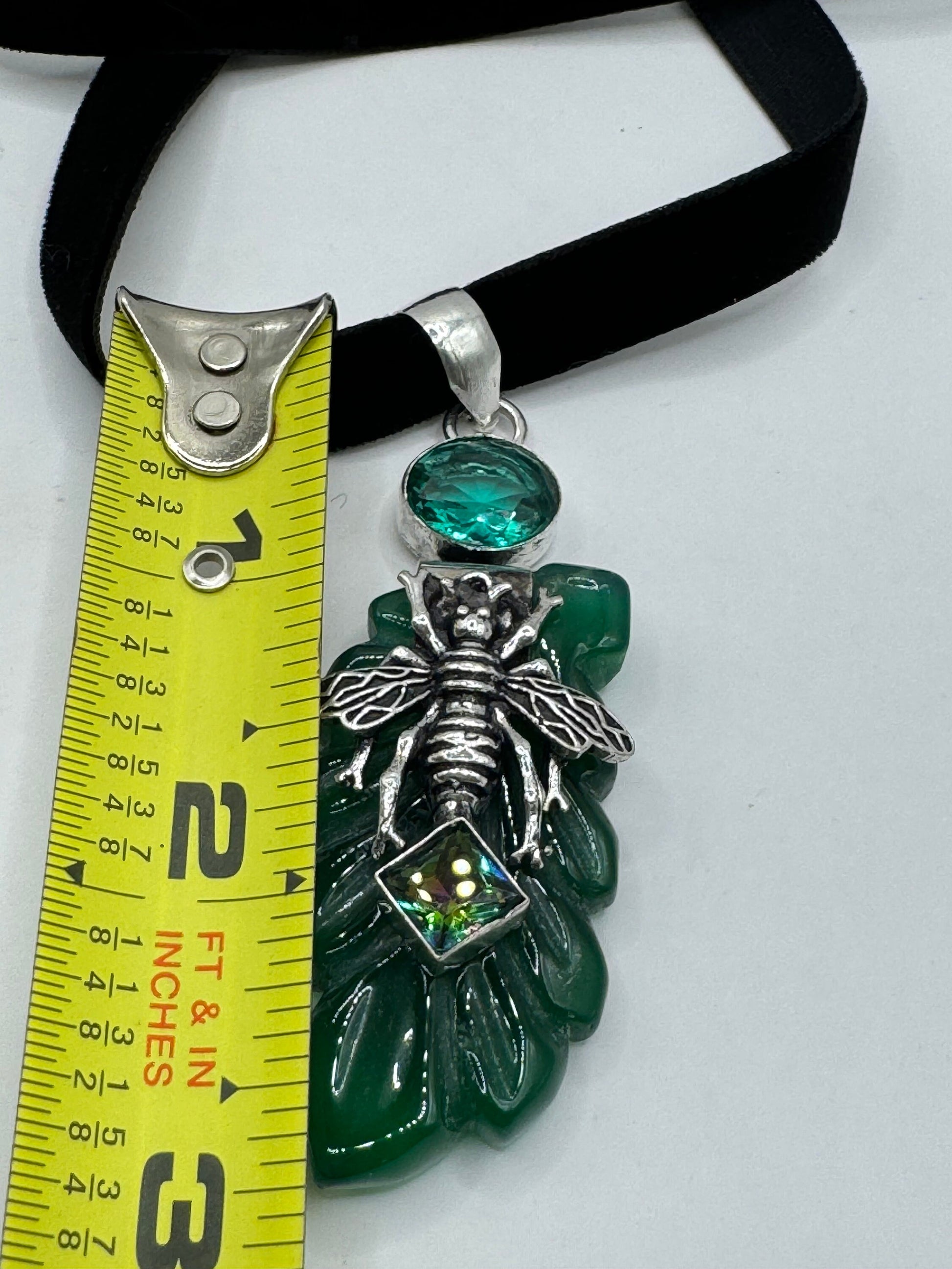 Vintage Green Chysopraise Leaf Bee Crystal Choker Pendant Black Velvet Choker