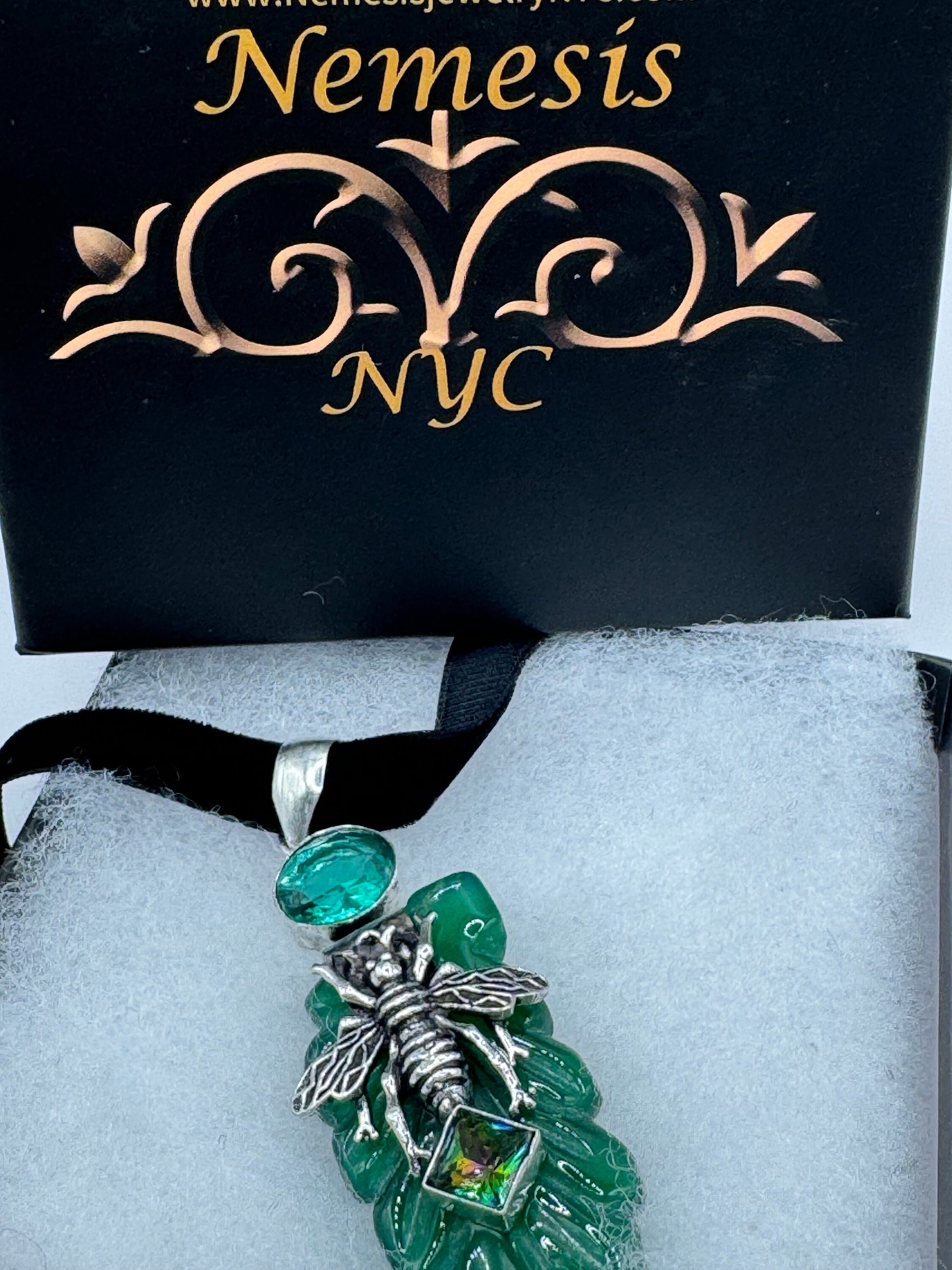 Vintage Green Chysopraise Leaf Bee Crystal Choker Pendant Black Velvet Choker