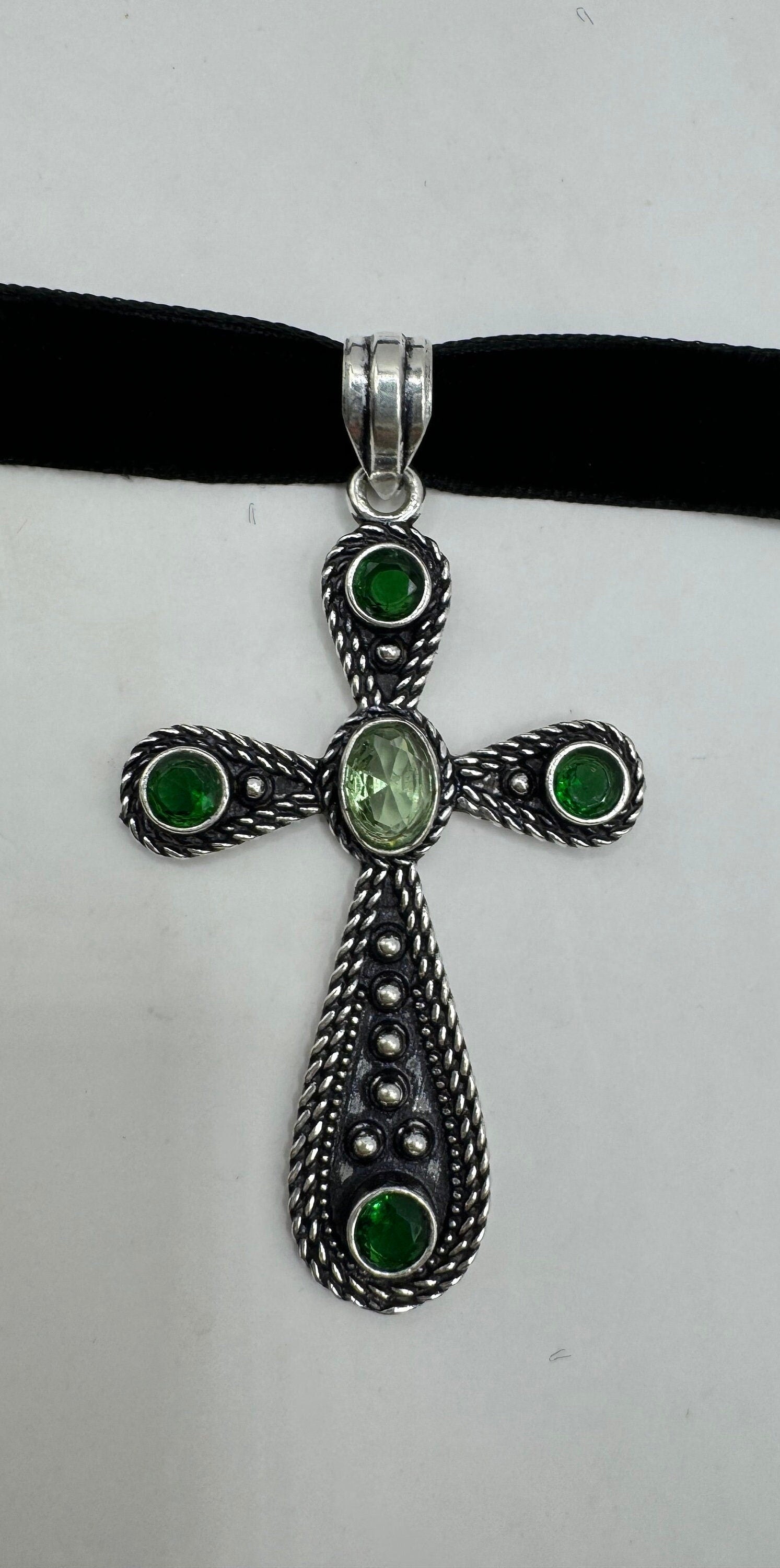 Vintage Green Peridot Silver Cross Choker Pendant Black Velvet Ribbon